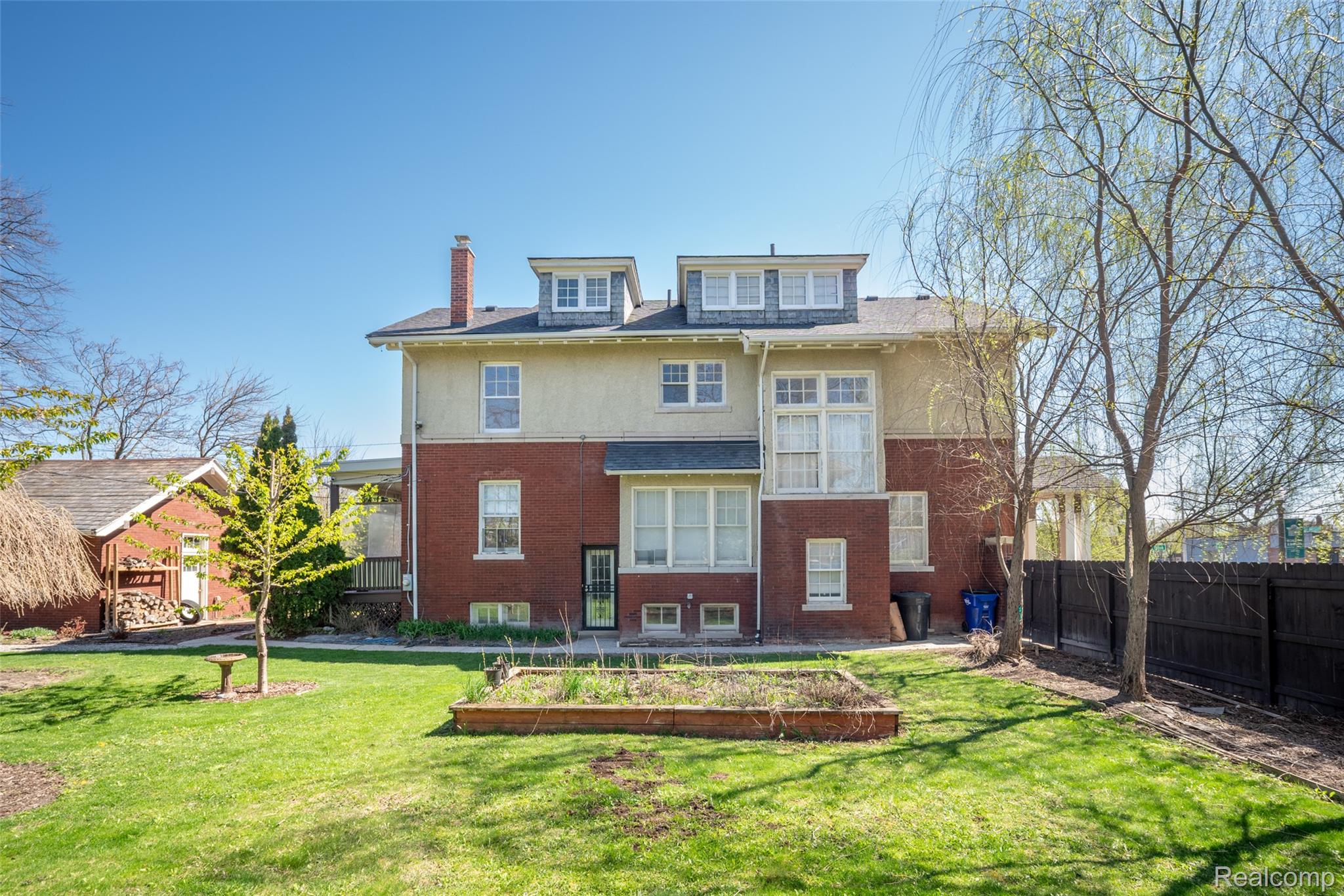 22 Edison Street
