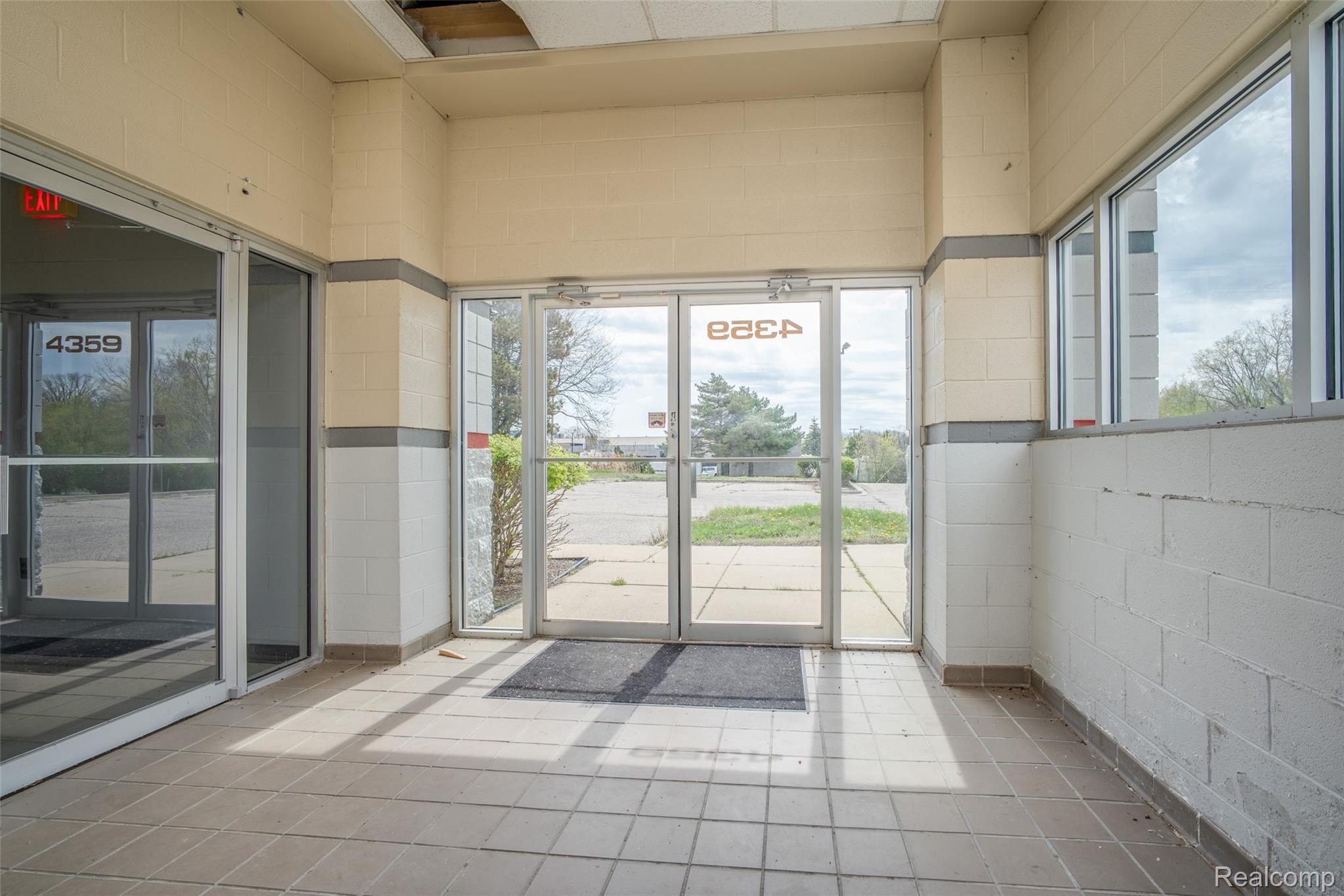 4359 Highland Road