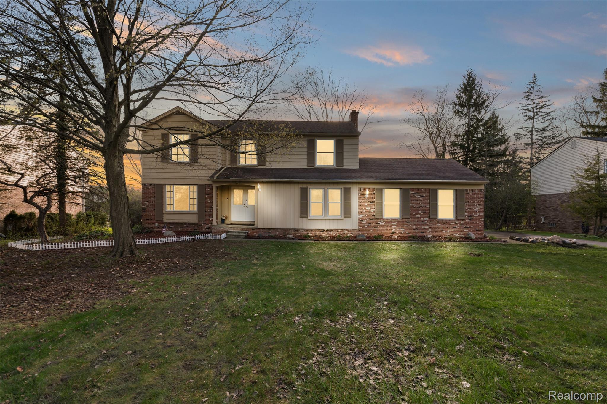 5686 Stratford Drive
