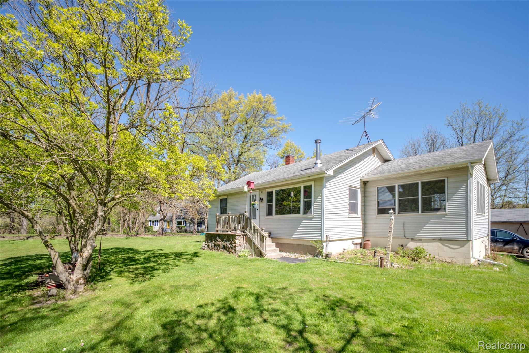 840 W Rose Center Road
