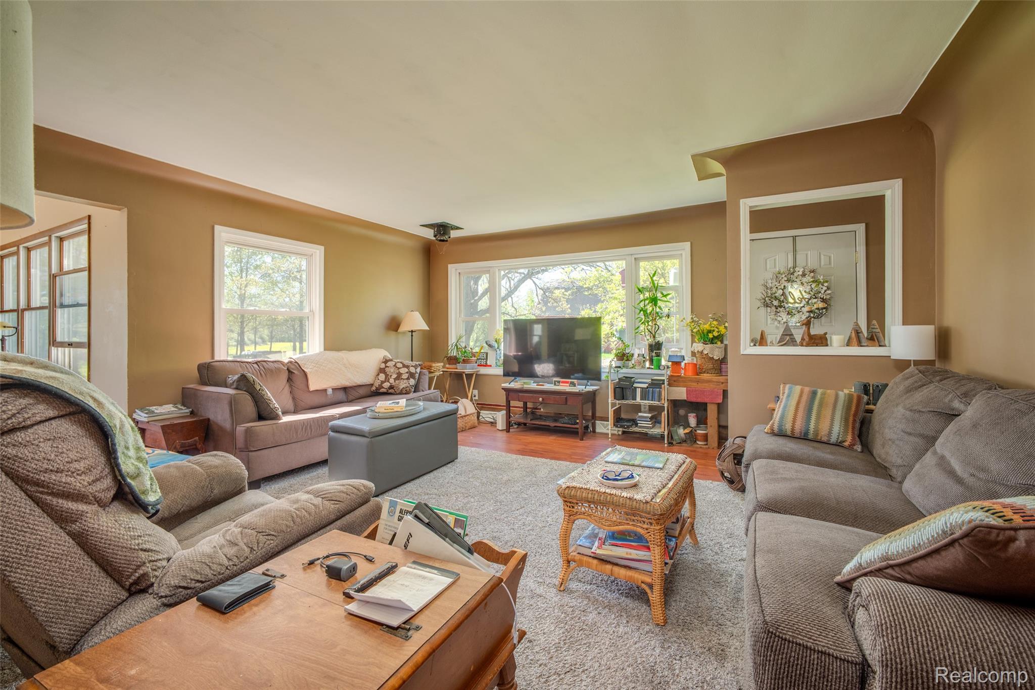 840 W Rose Center Road