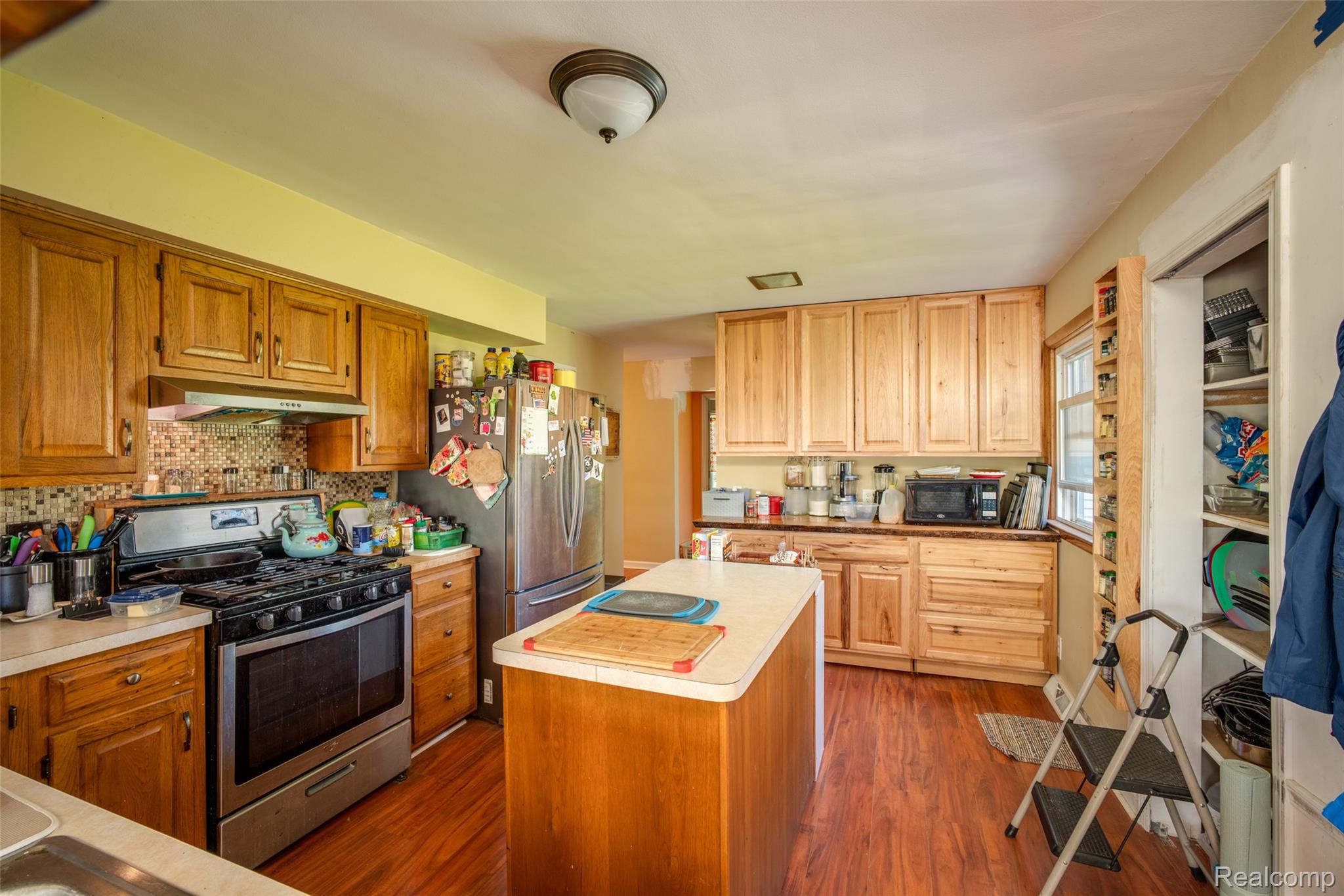 840 W Rose Center Road