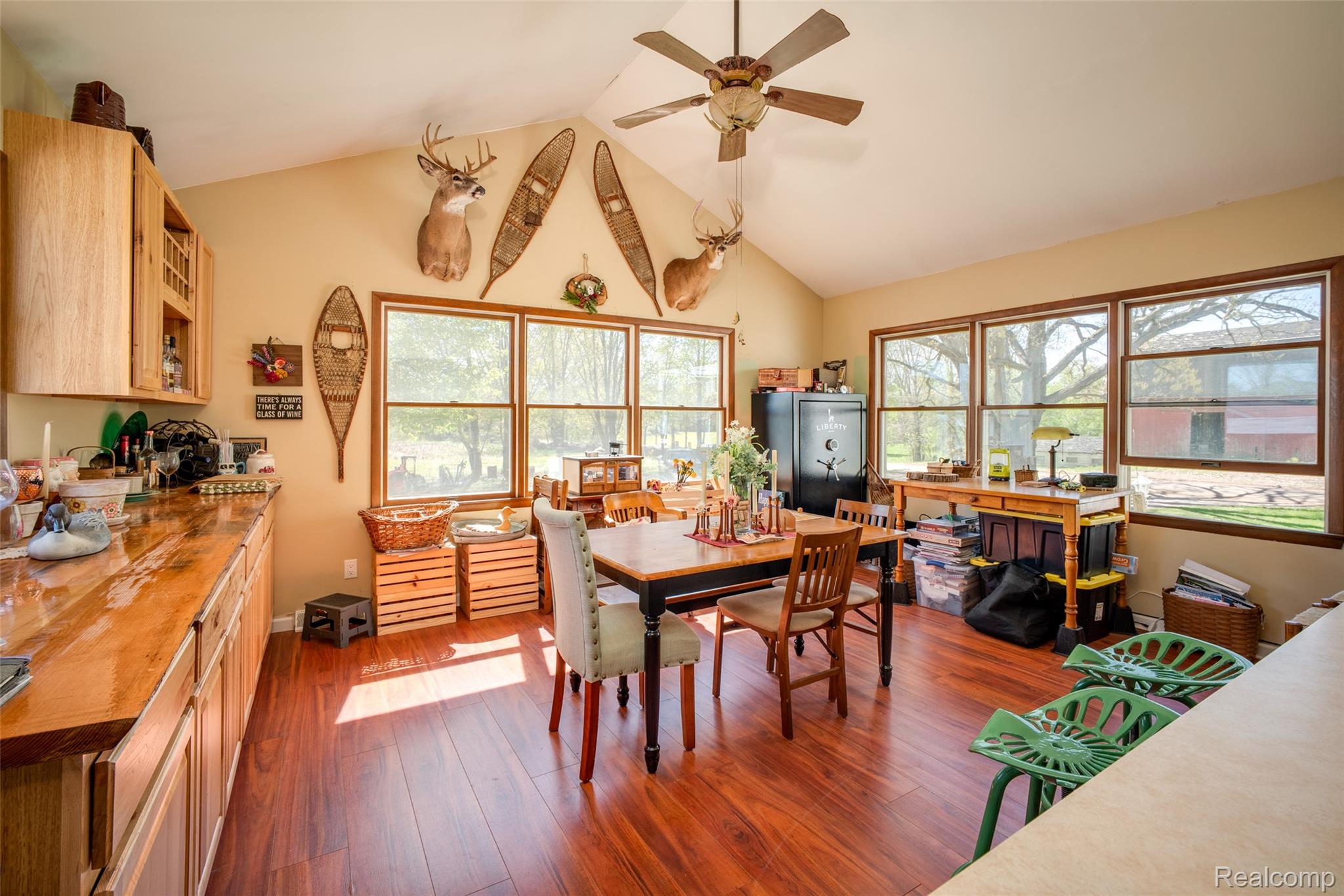 840 W Rose Center Road