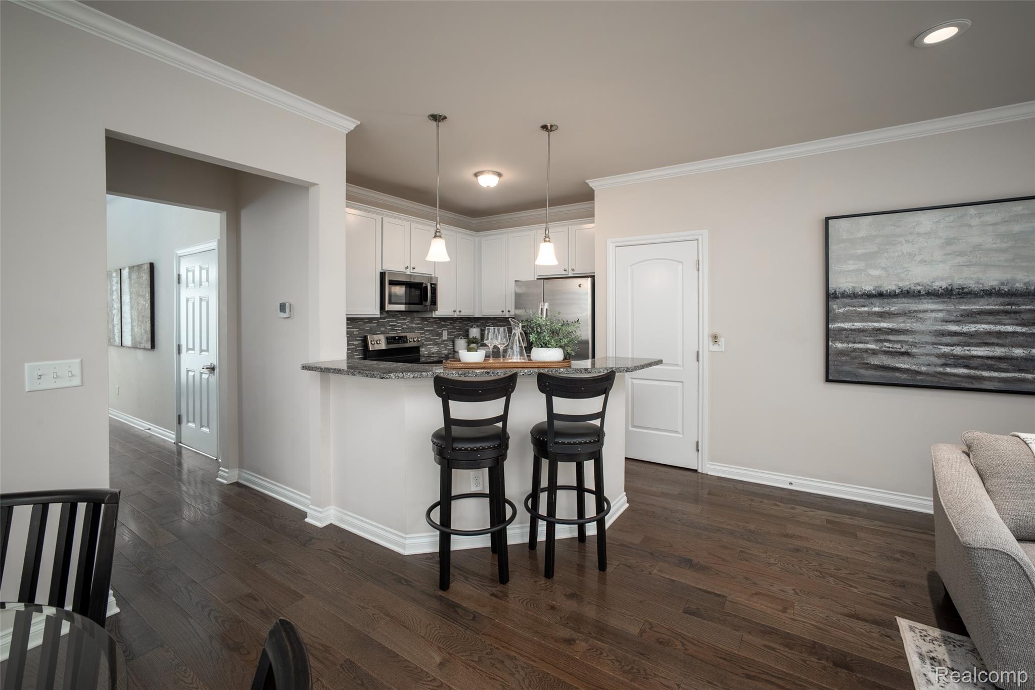 42384 Gateway Dr