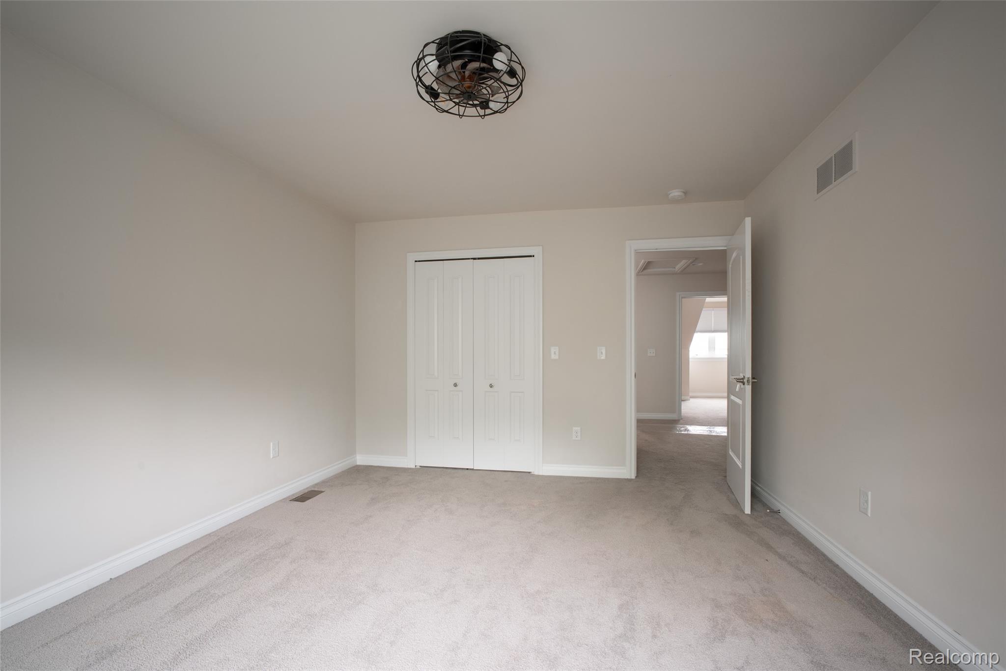 42384 Gateway Dr