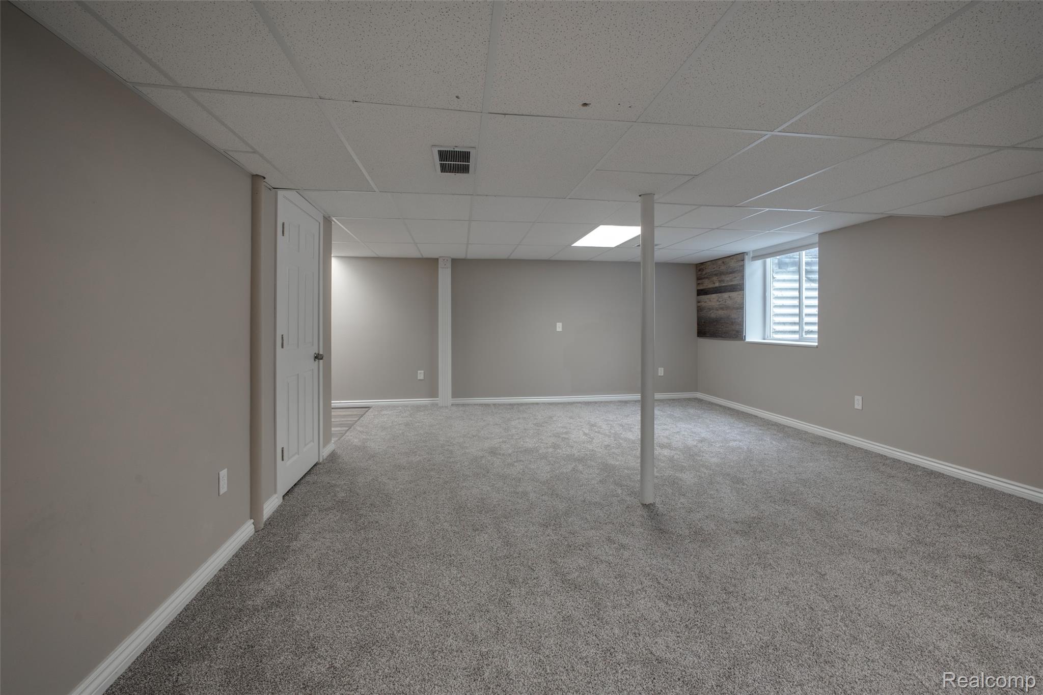 42384 Gateway Dr