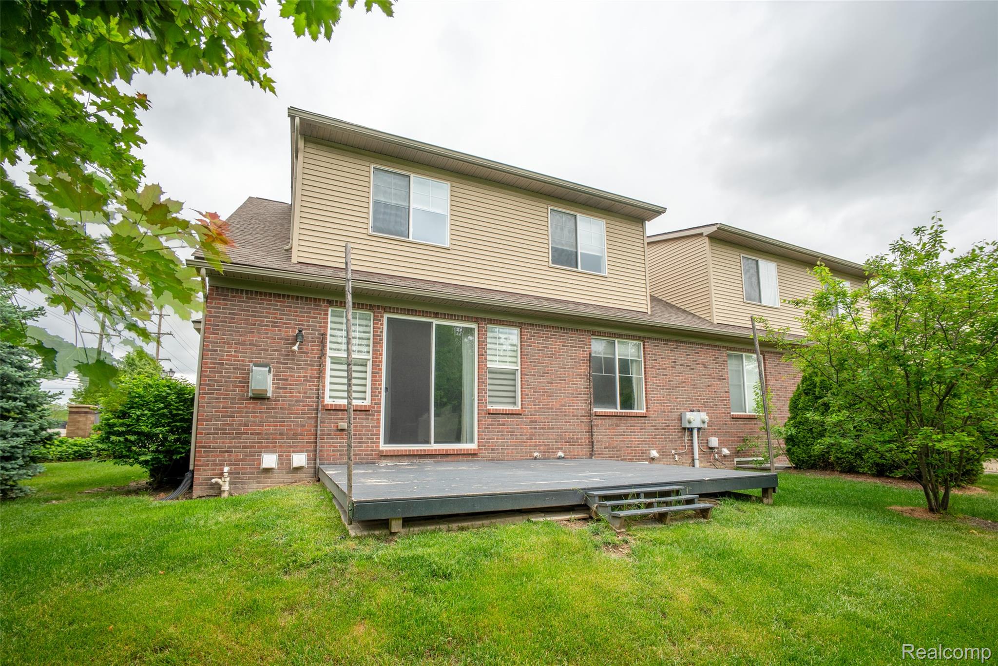 42384 Gateway Dr
