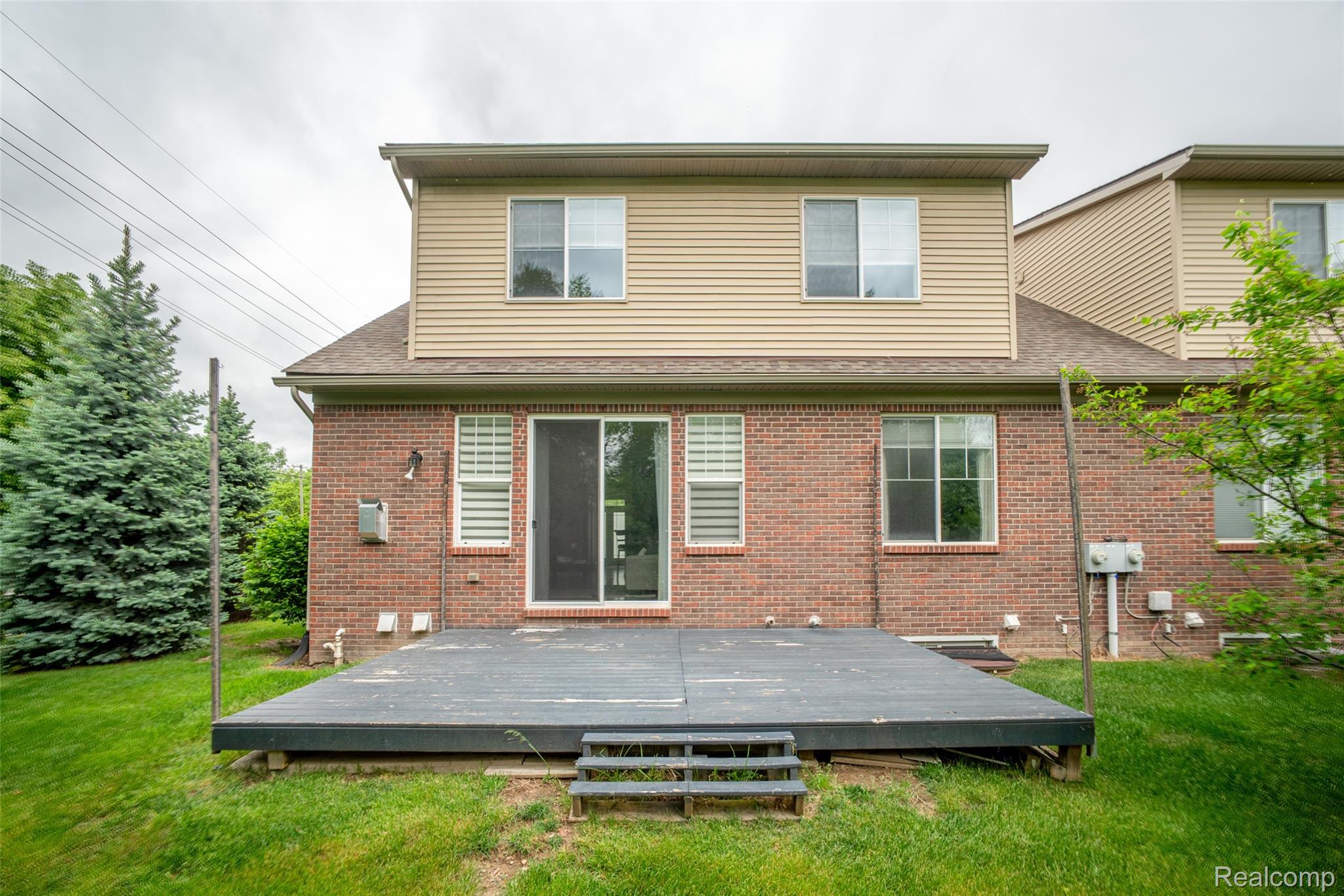 42384 Gateway Dr
