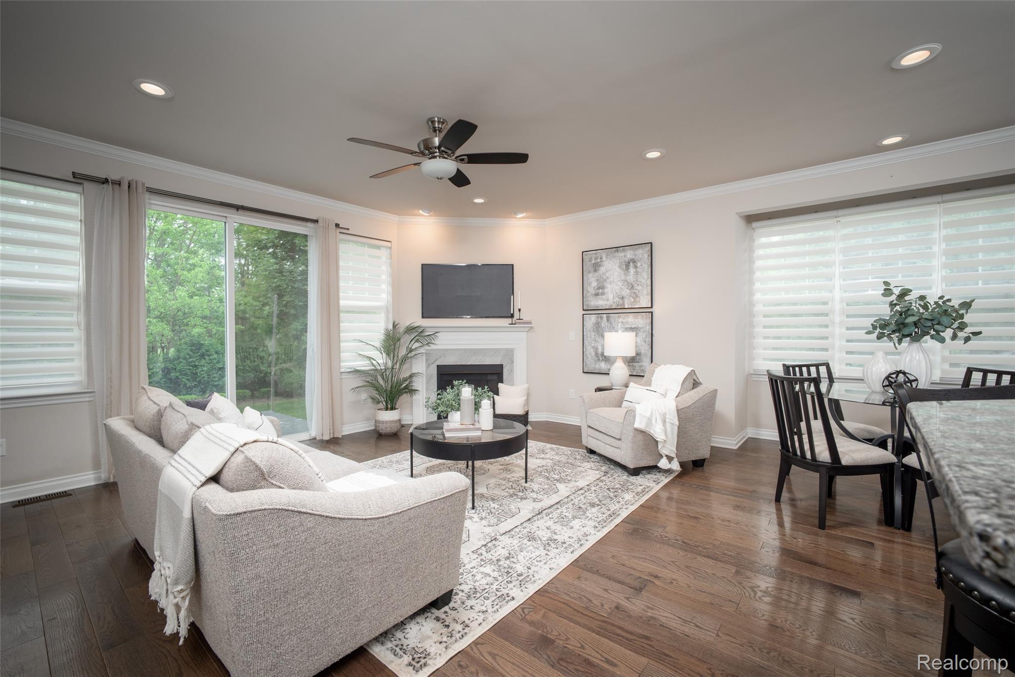 42384 Gateway Dr