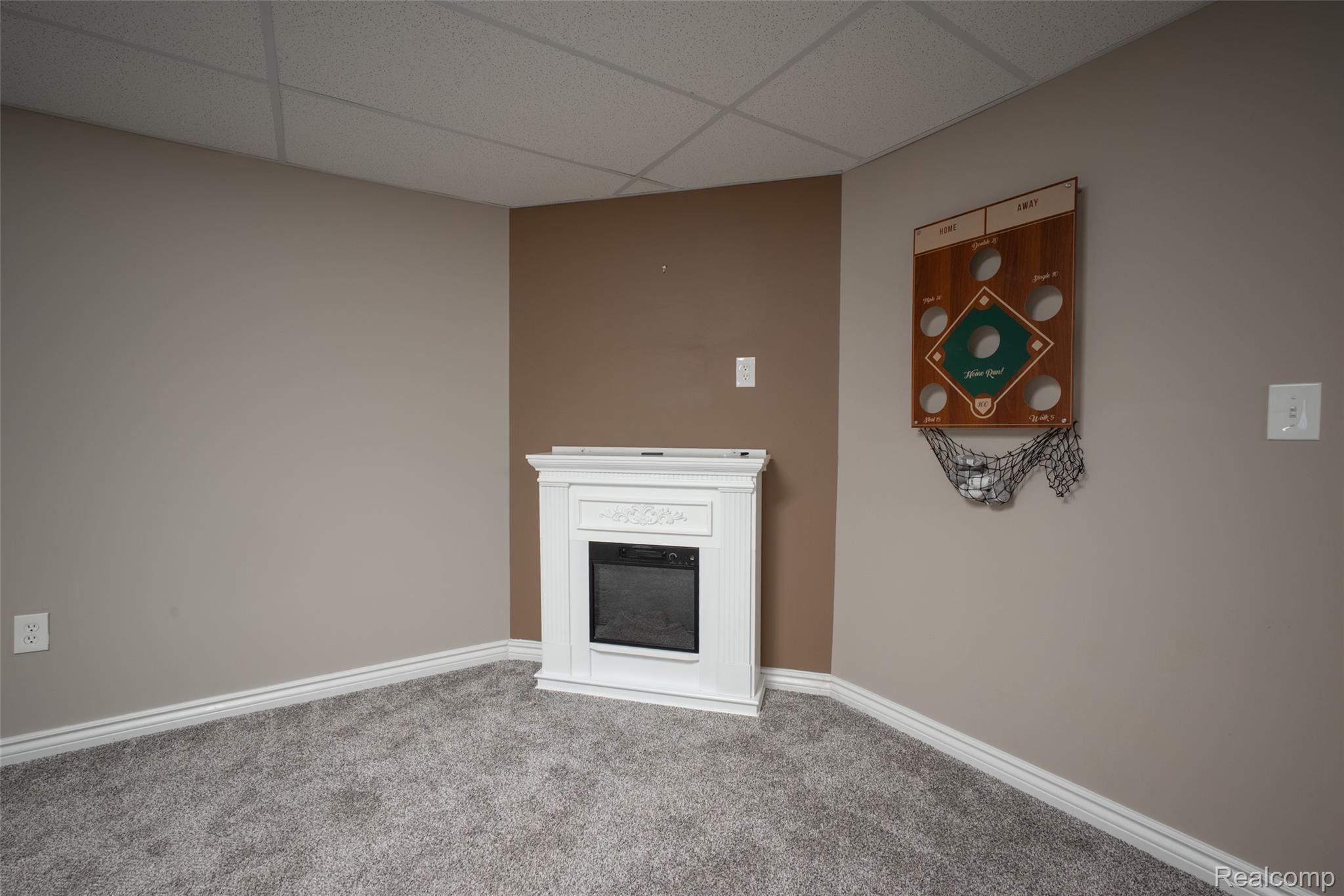 42384 Gateway Dr