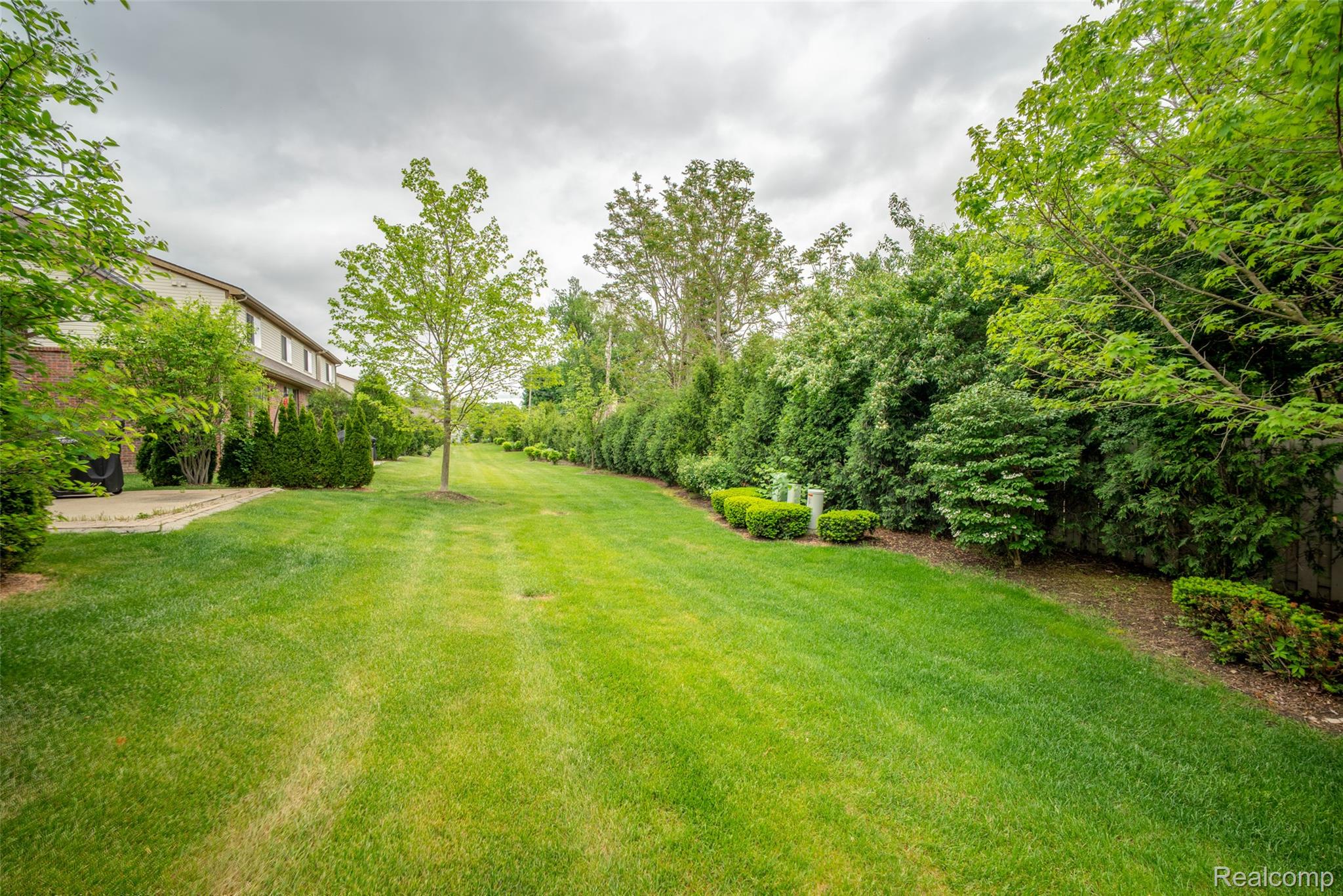 42384 Gateway Dr