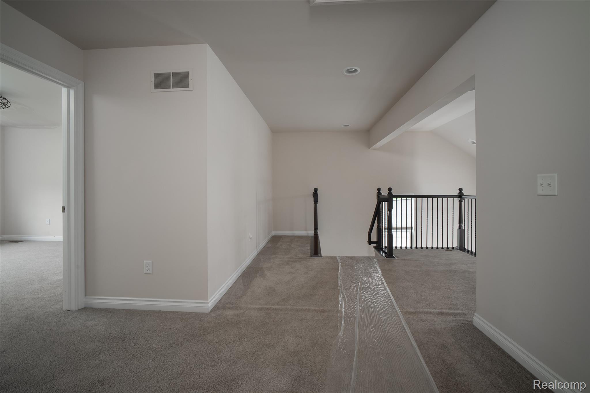 42384 Gateway Dr