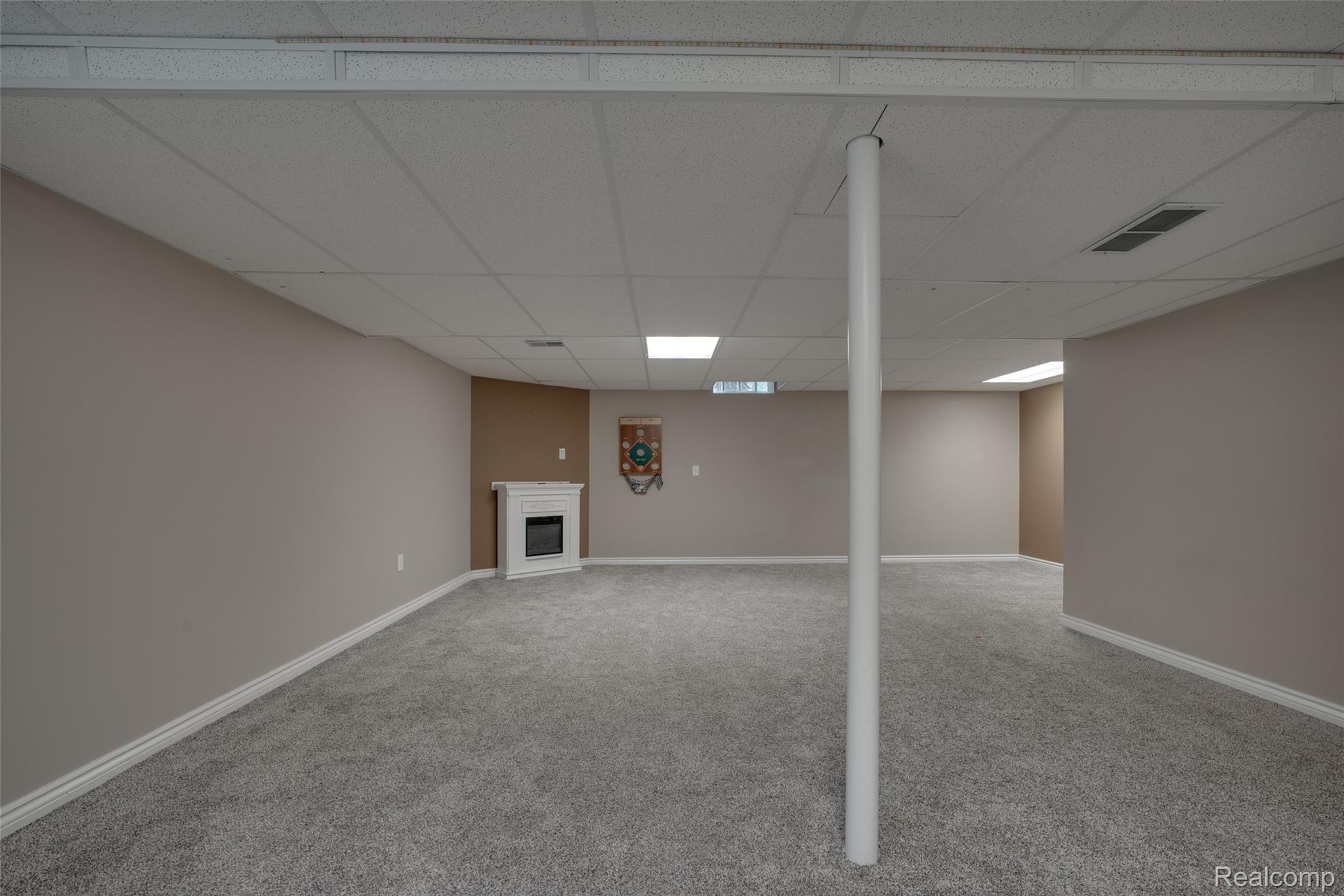 42384 Gateway Dr