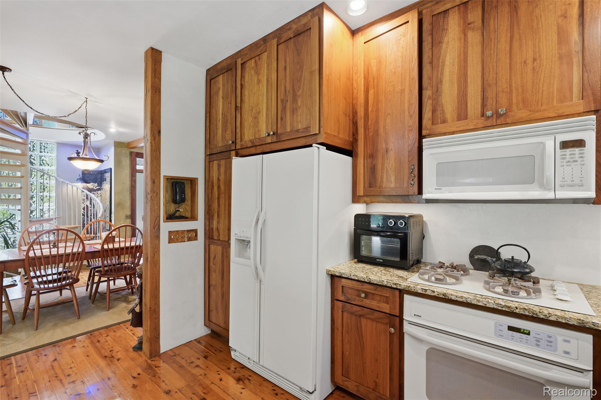 308 Nuthatch Road