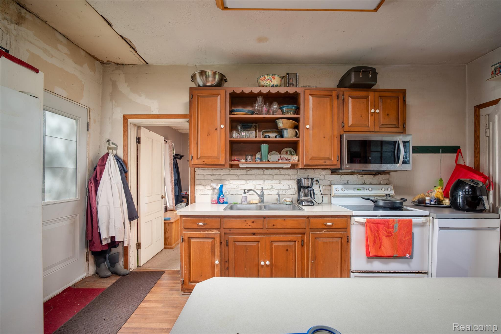 13882 Curtis Road