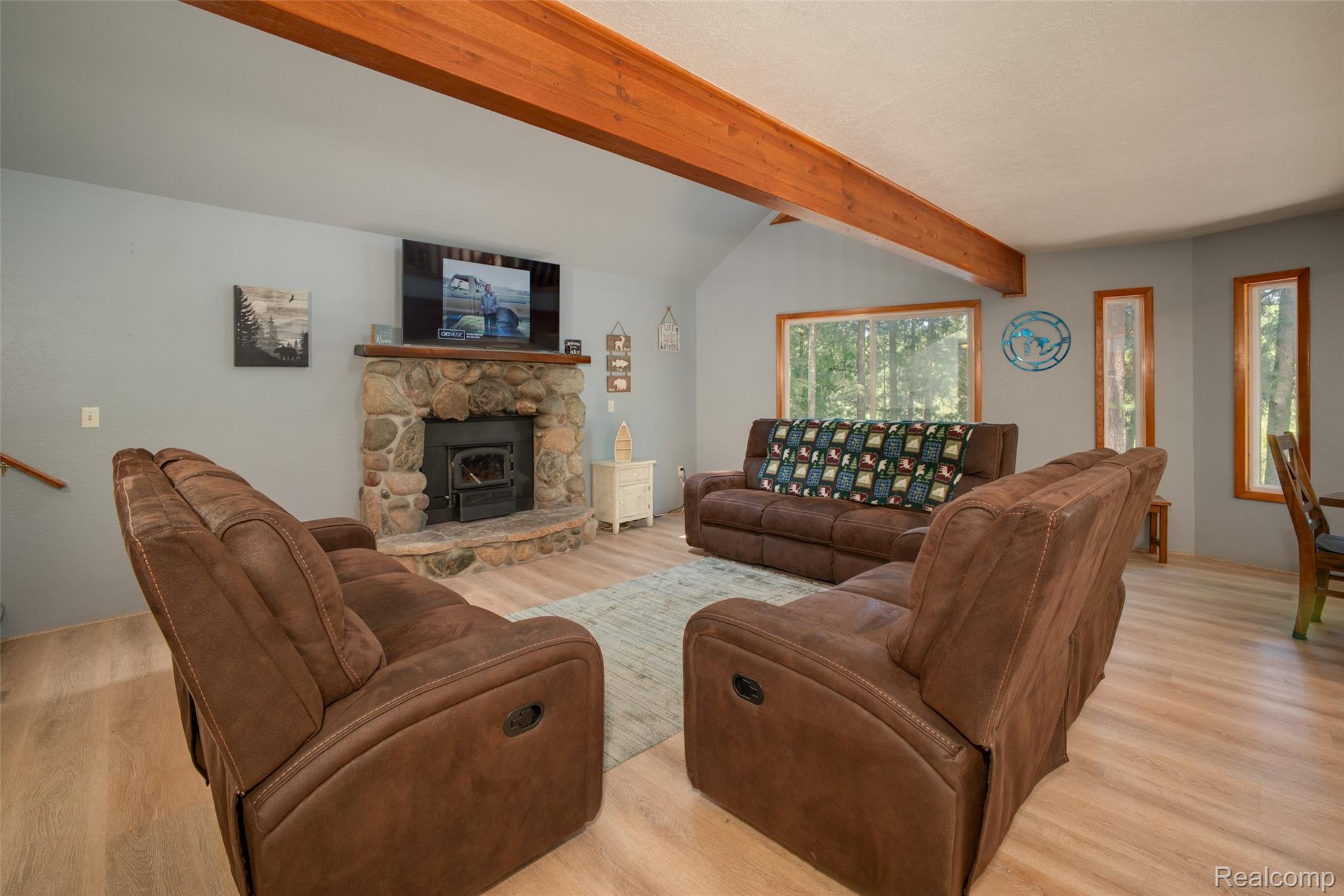 6954 AARWOOD Trail NW