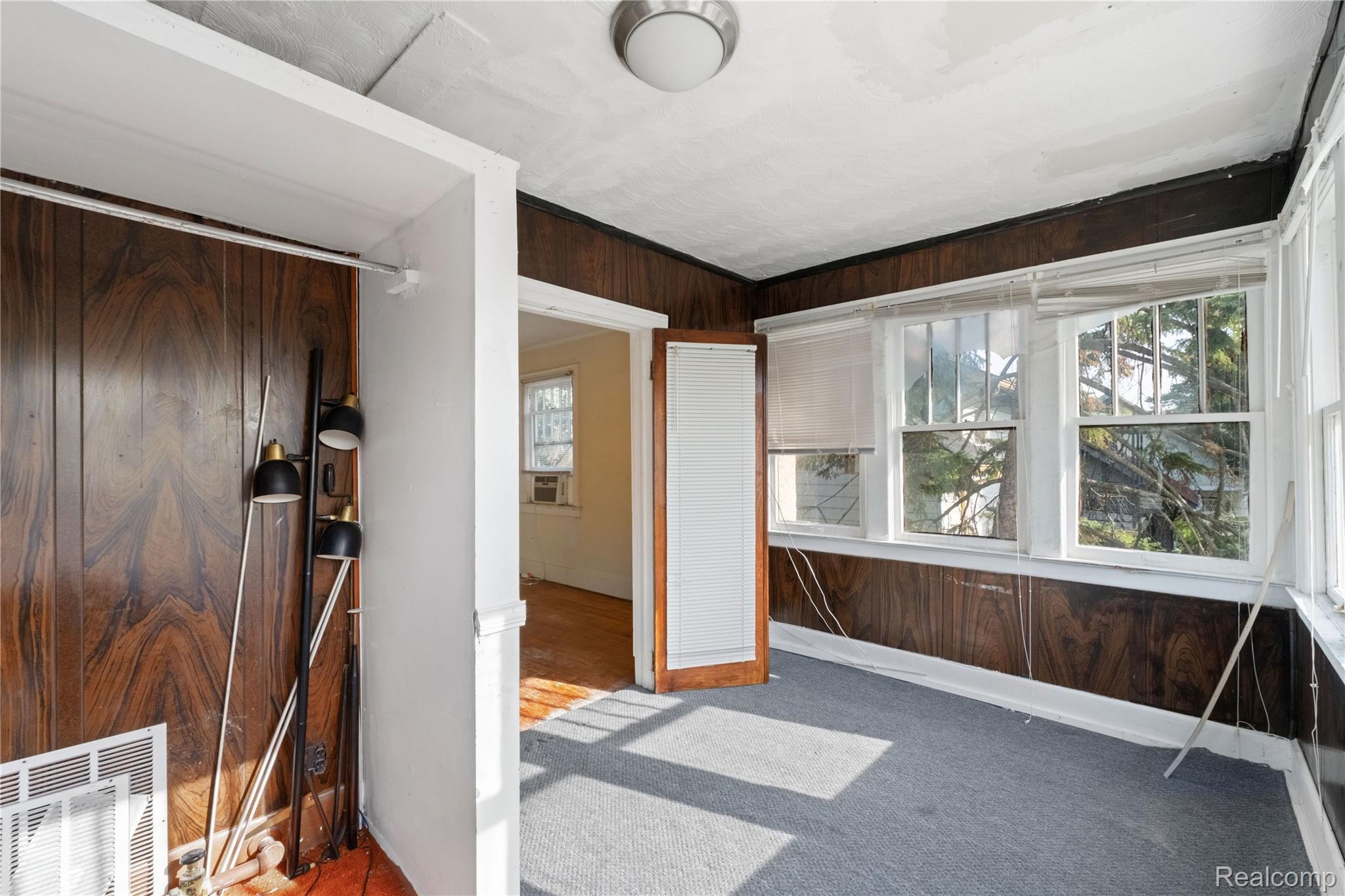123 Moss Street