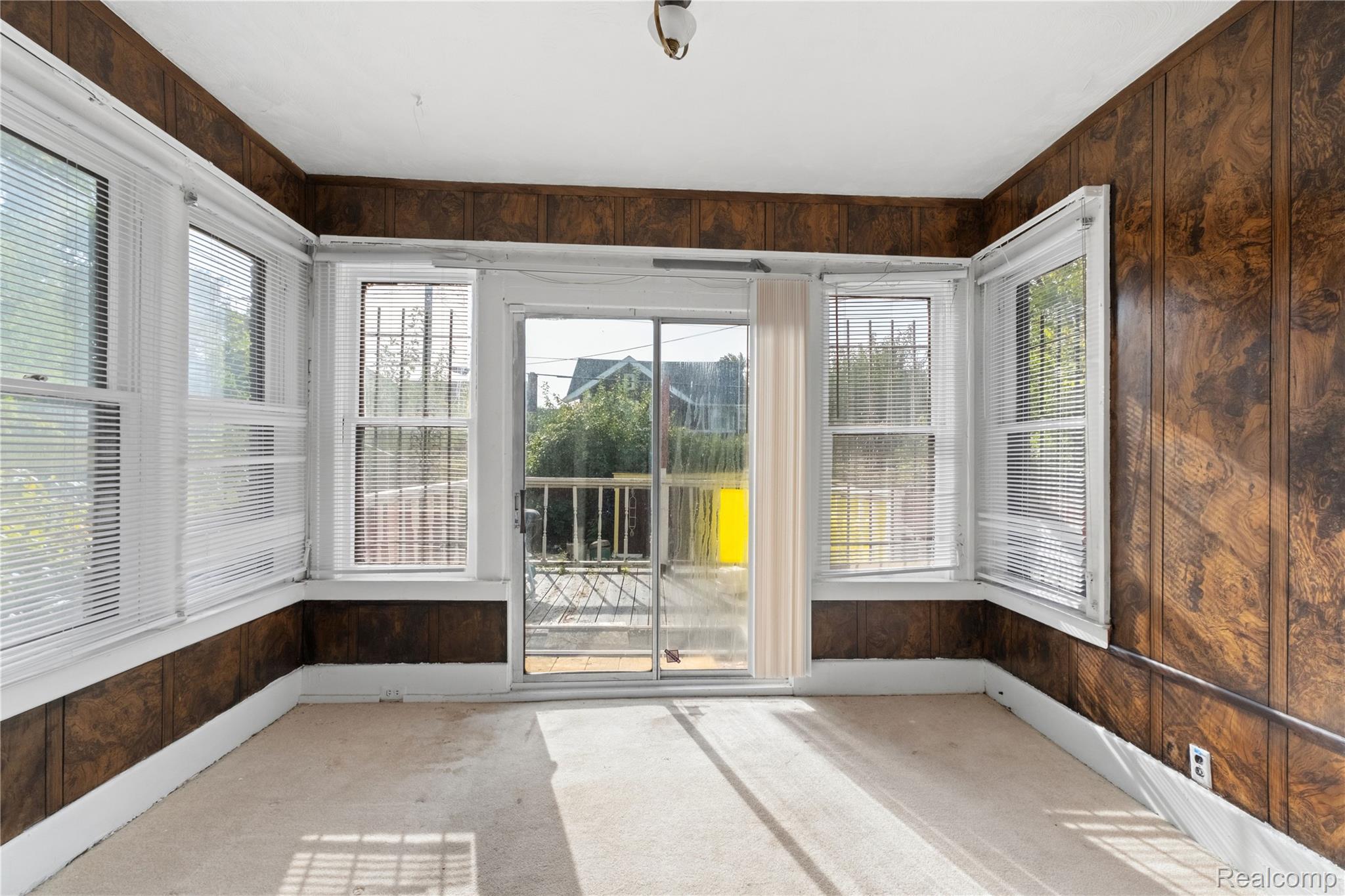 123 Moss Street