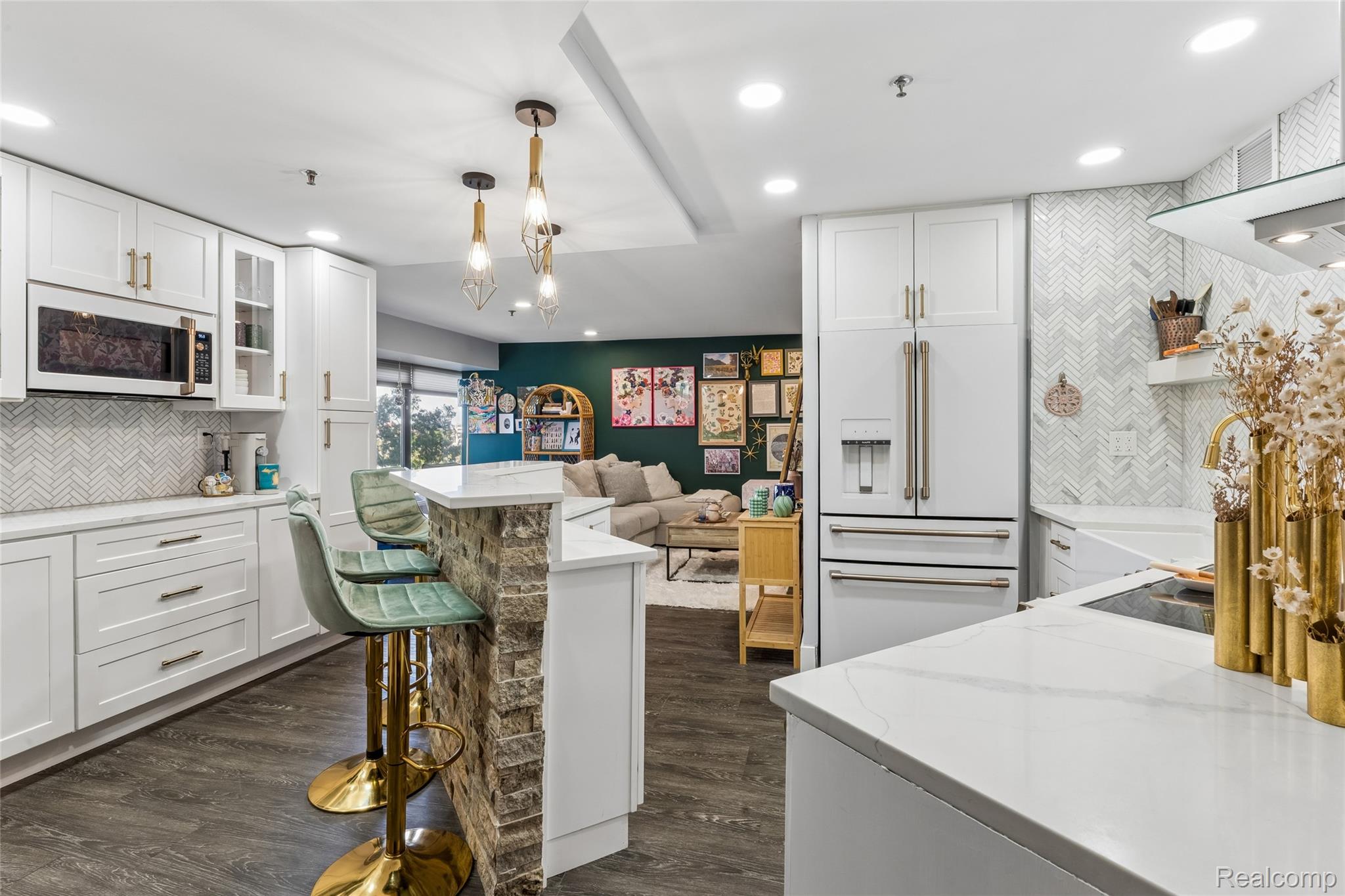 1001 W Jefferson Avenue Unit: 300-7H