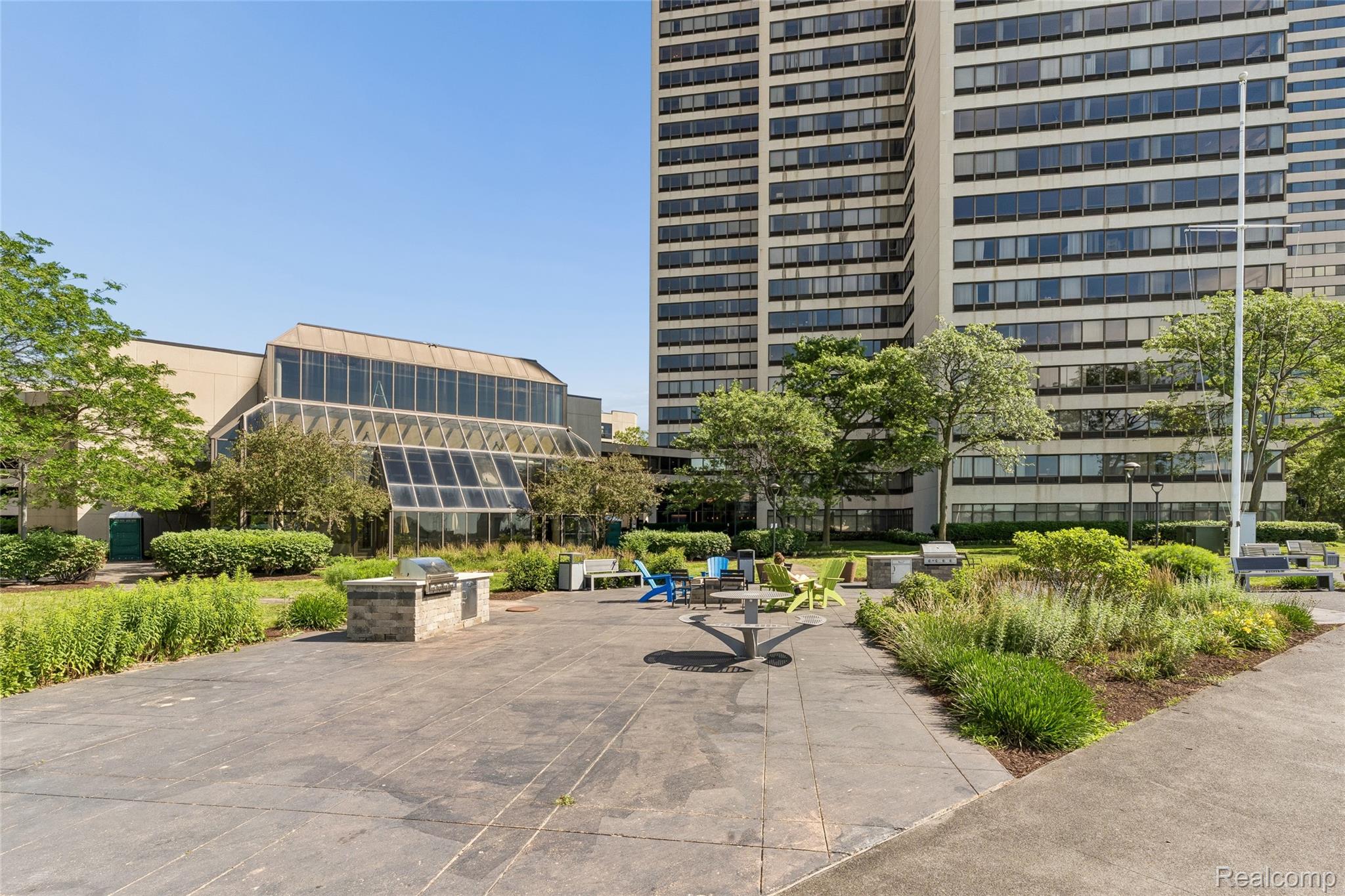 1001 W Jefferson Avenue Unit: 300-7H