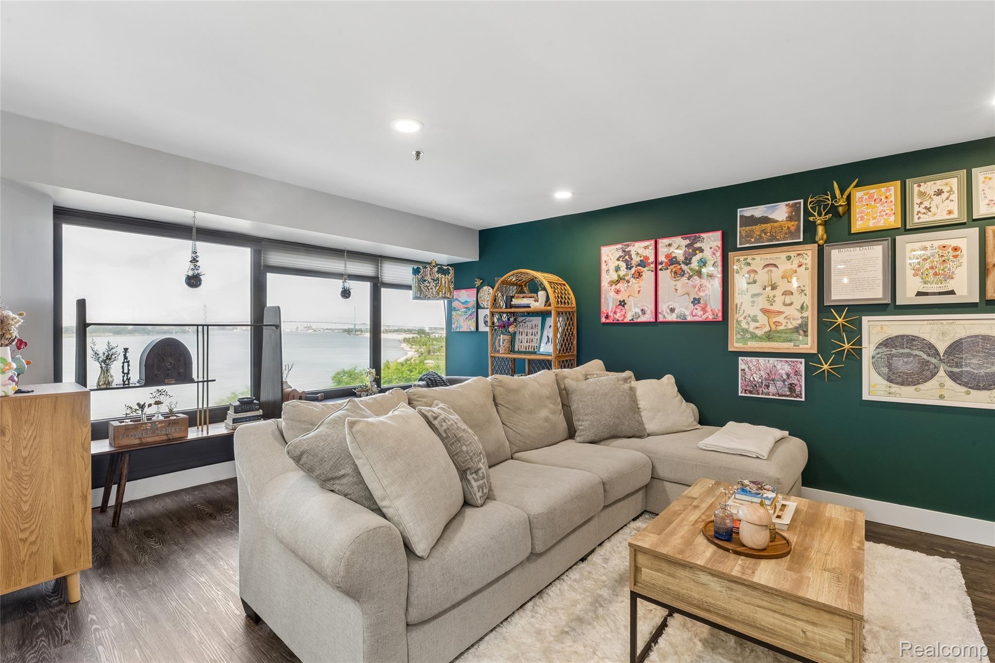 1001 W Jefferson Avenue Unit: 300-7H