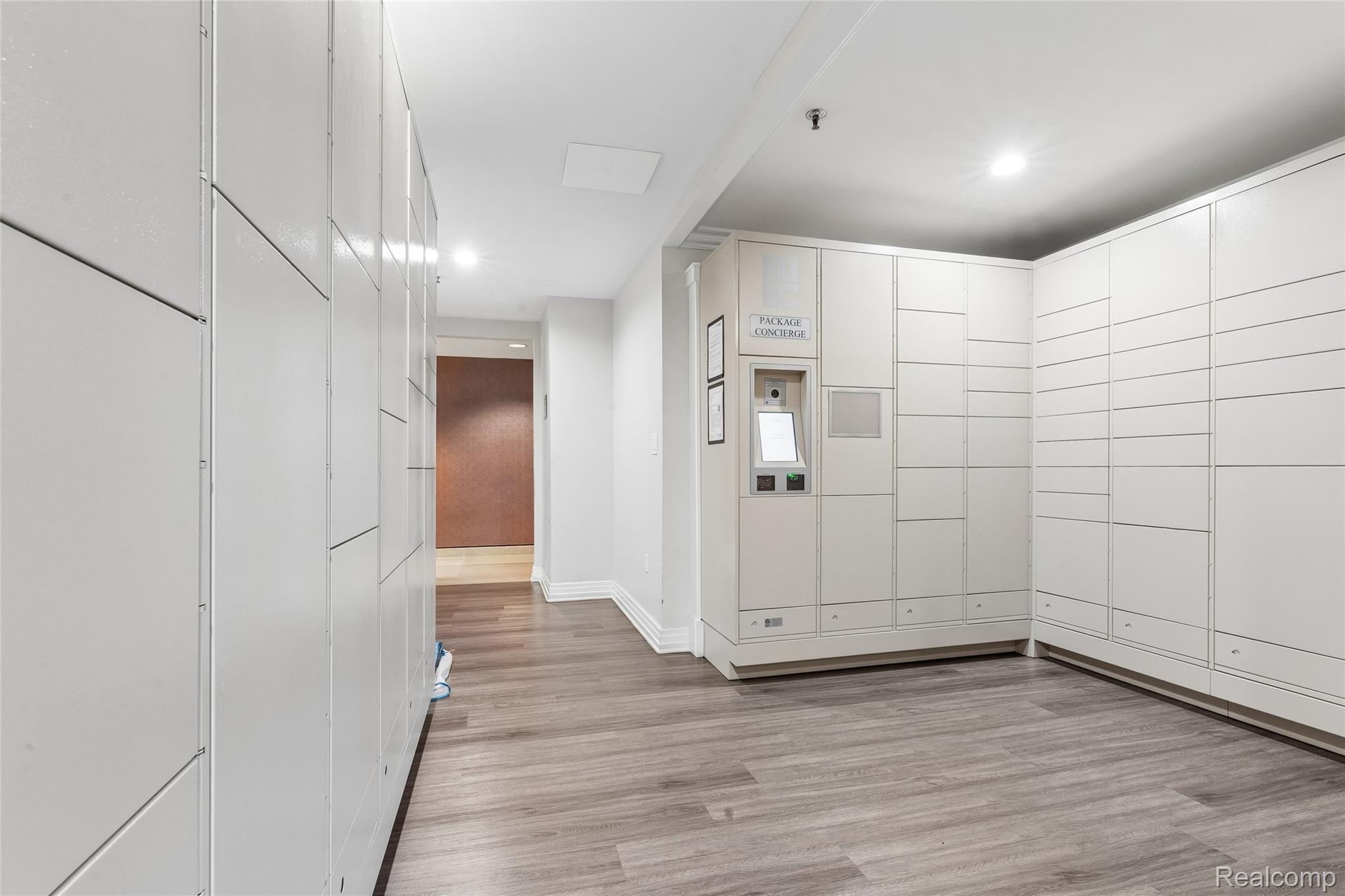 1001 W Jefferson Avenue Unit: 300-7H