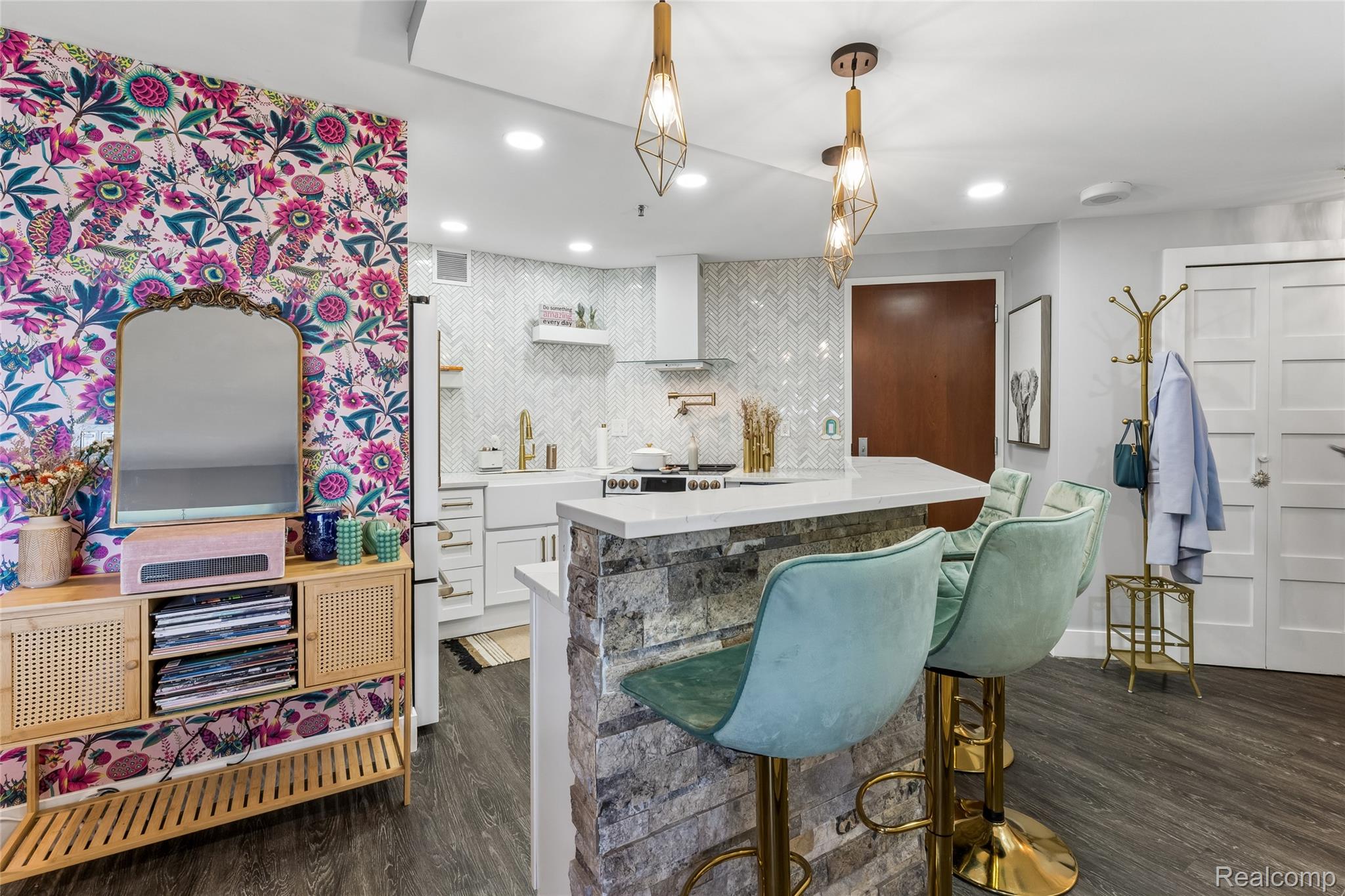 1001 W Jefferson Avenue Unit: 300-7H