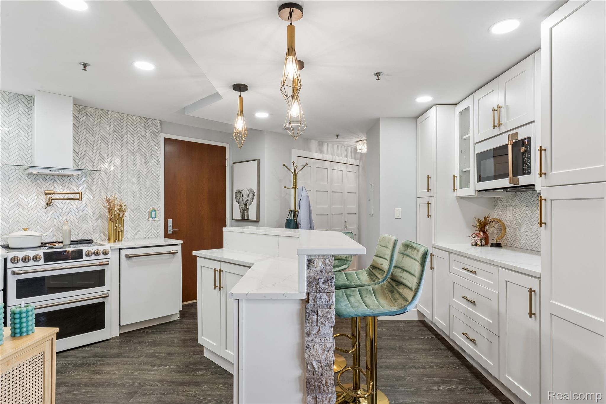 1001 W Jefferson Avenue Unit: 300-7H