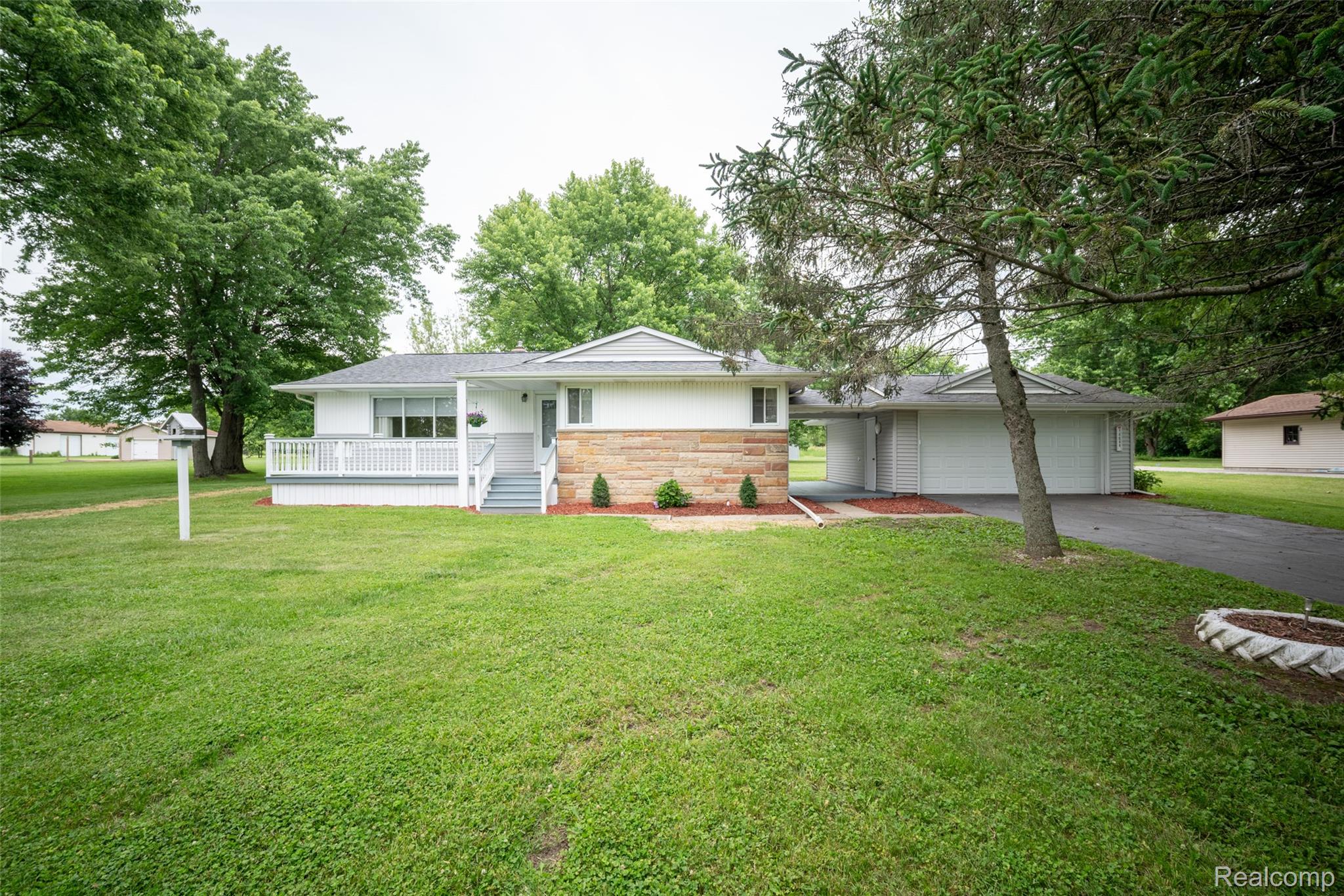 10086 N Lewis Road