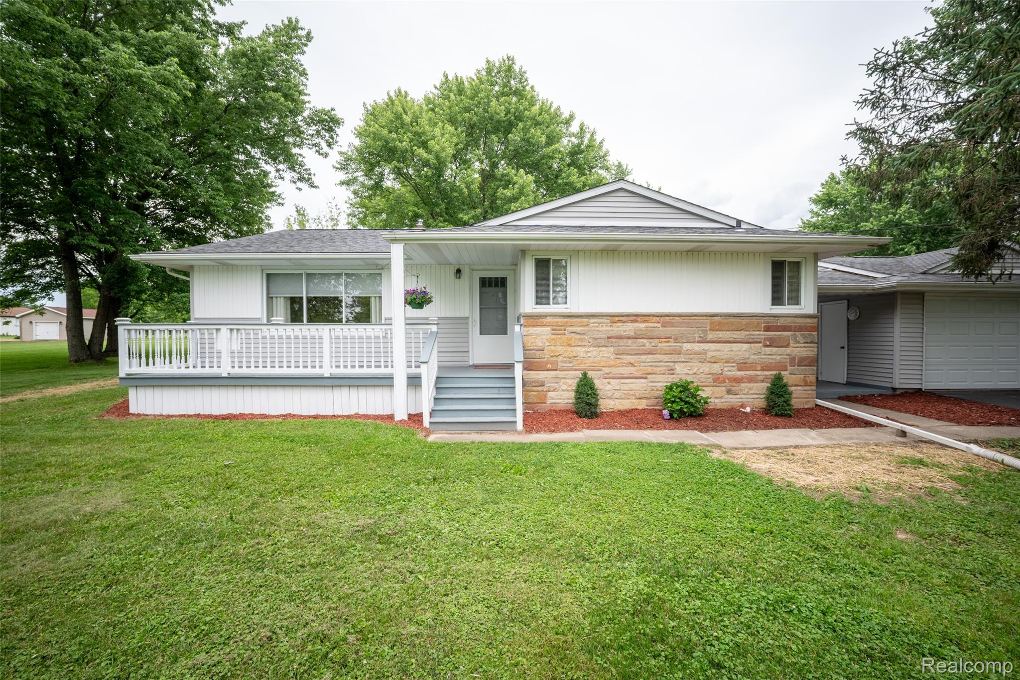 10086 N Lewis Road
