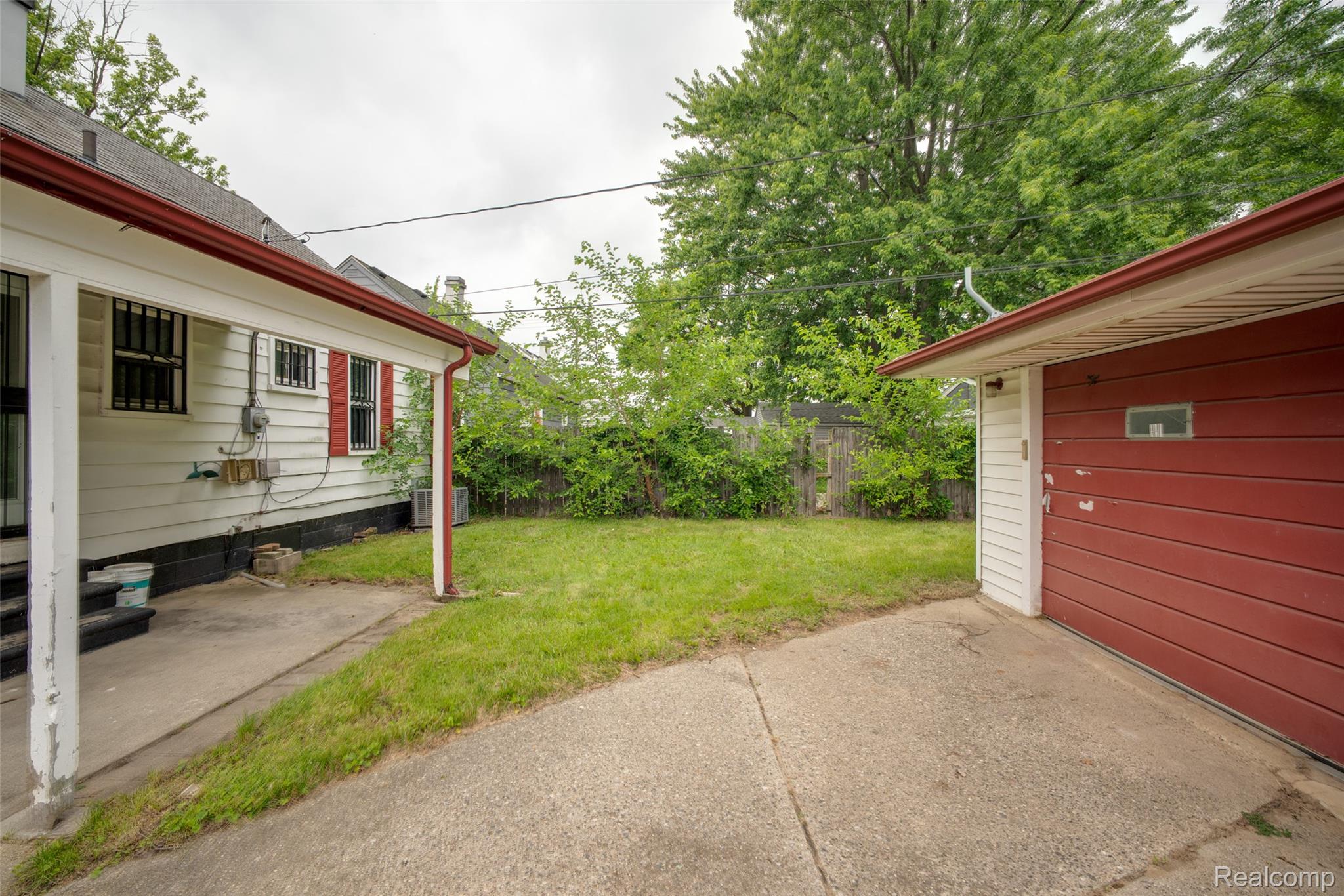 3149 POPLAR Avenue