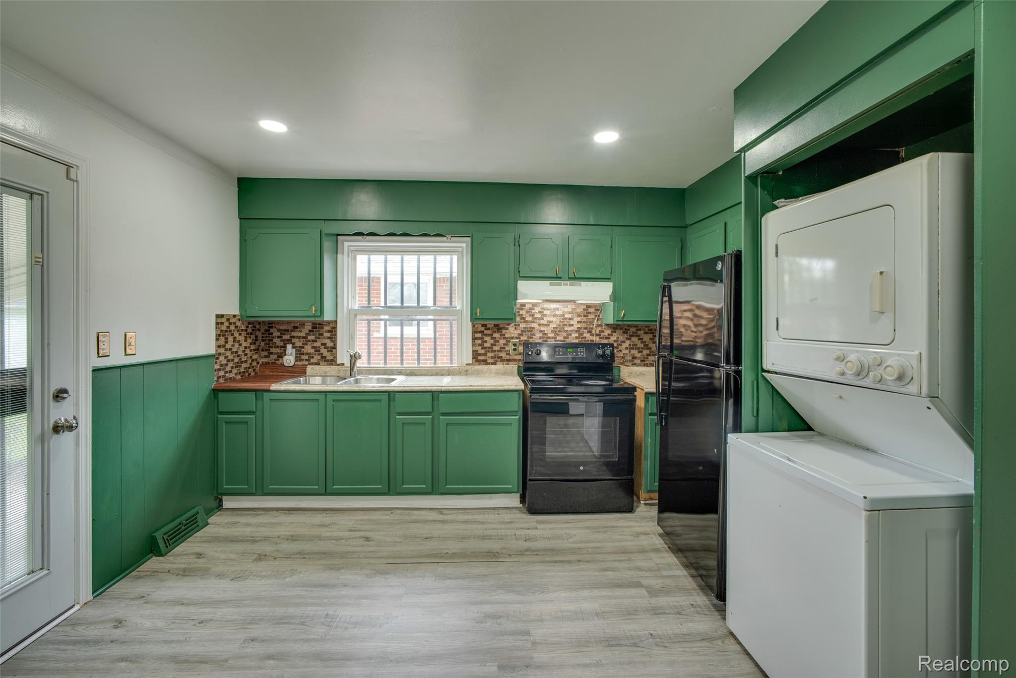 3149 POPLAR Avenue