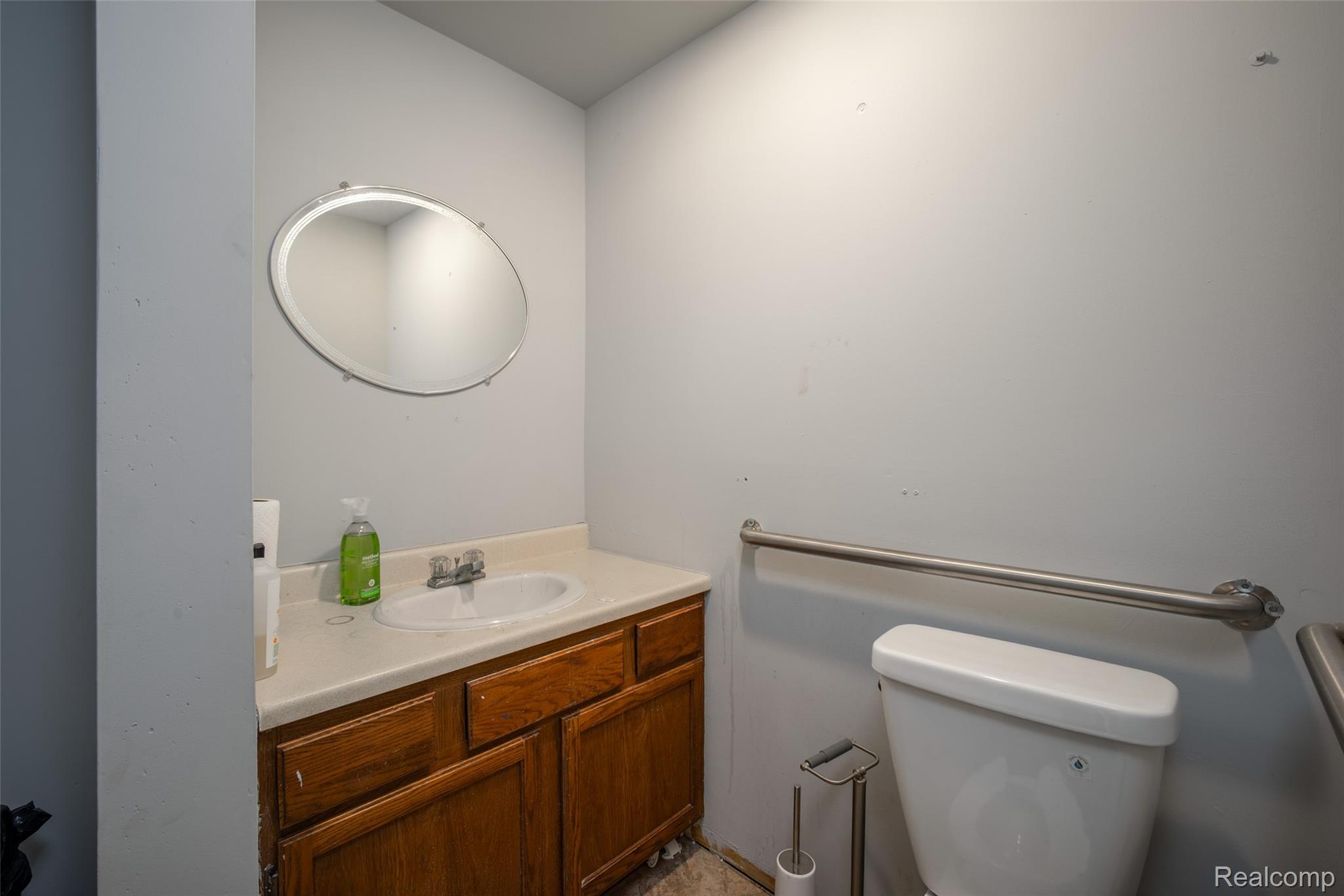 24 W Huron Street