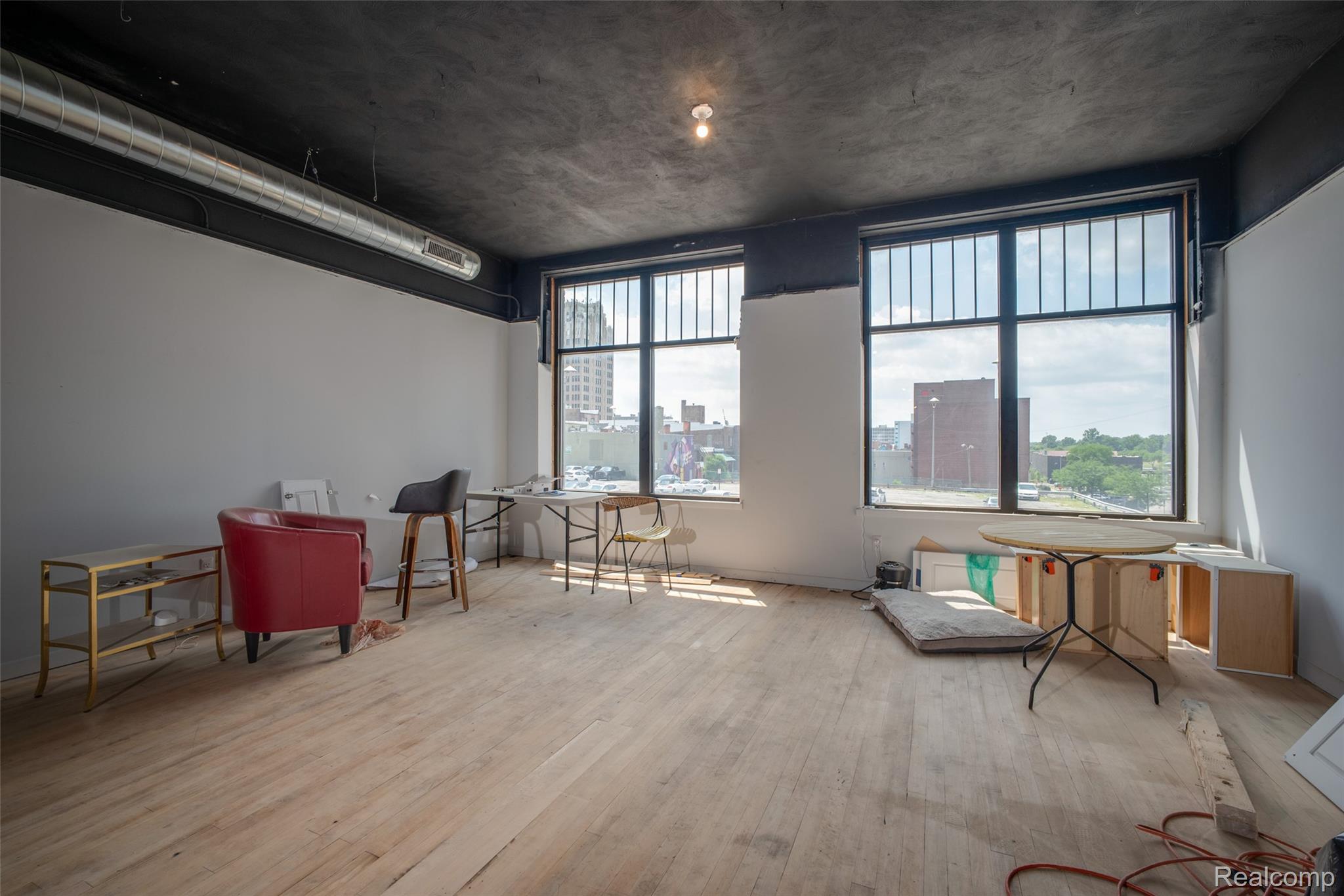 24 W Huron Street
