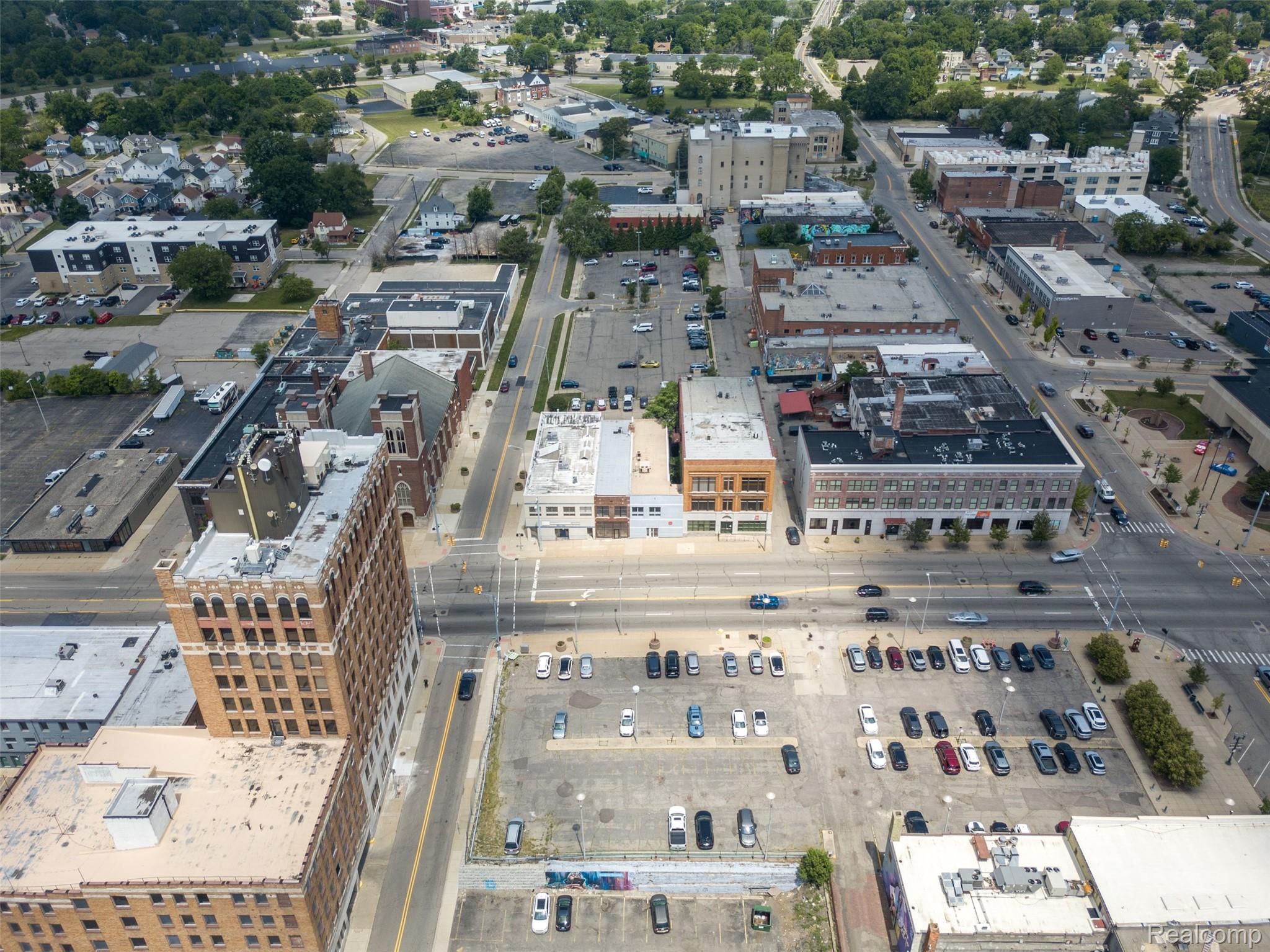 24 W Huron Street