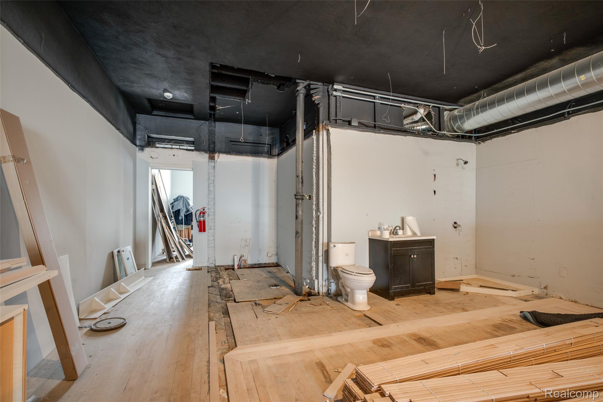 24 W Huron Street