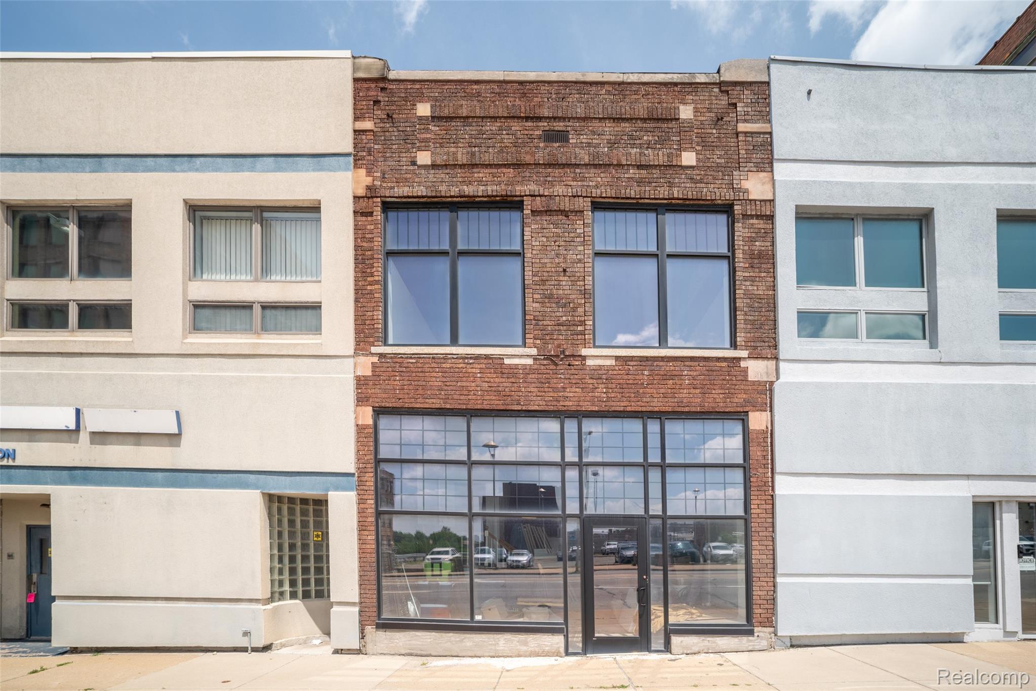 24 W Huron Street