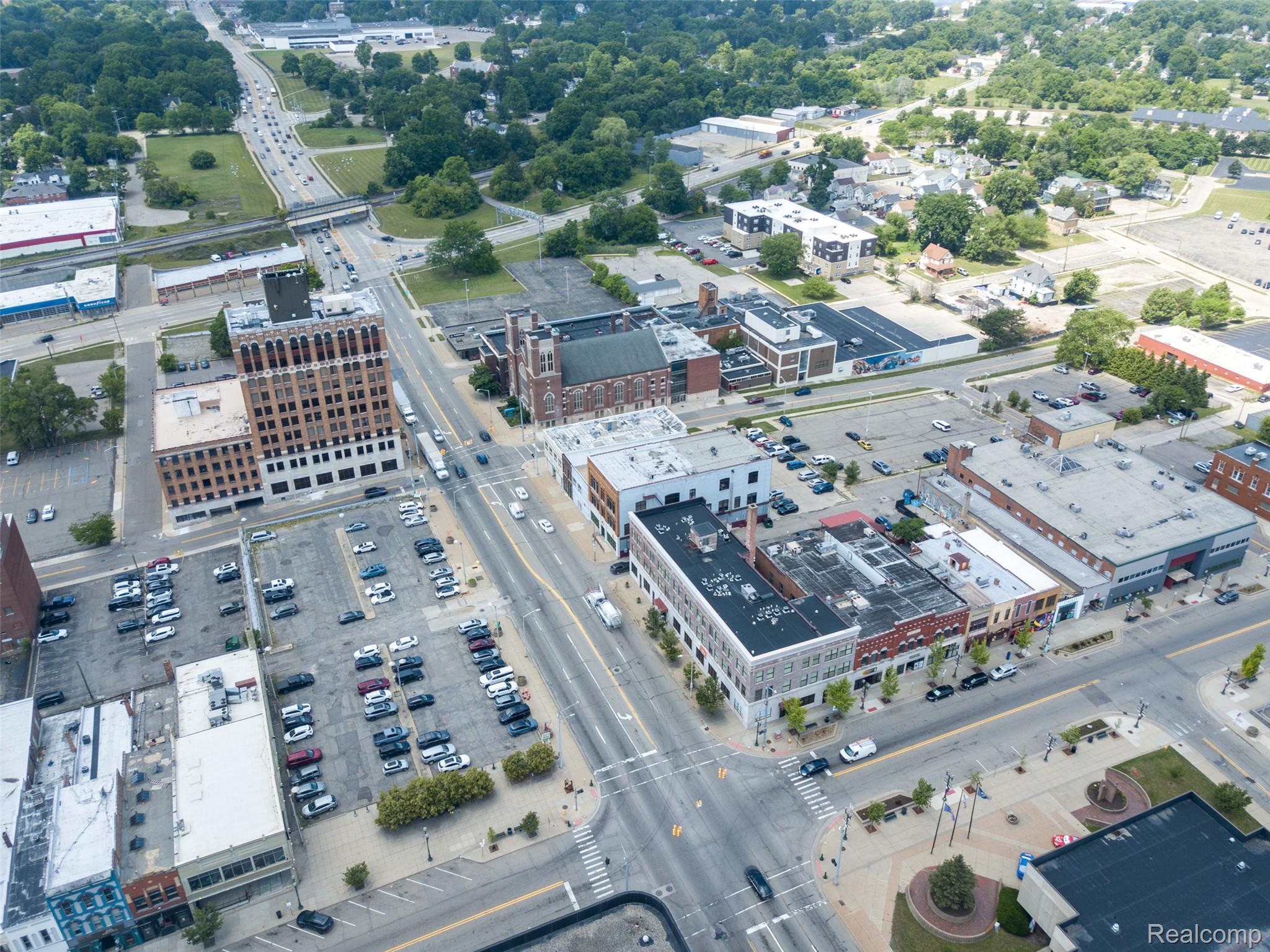 24 W Huron Street