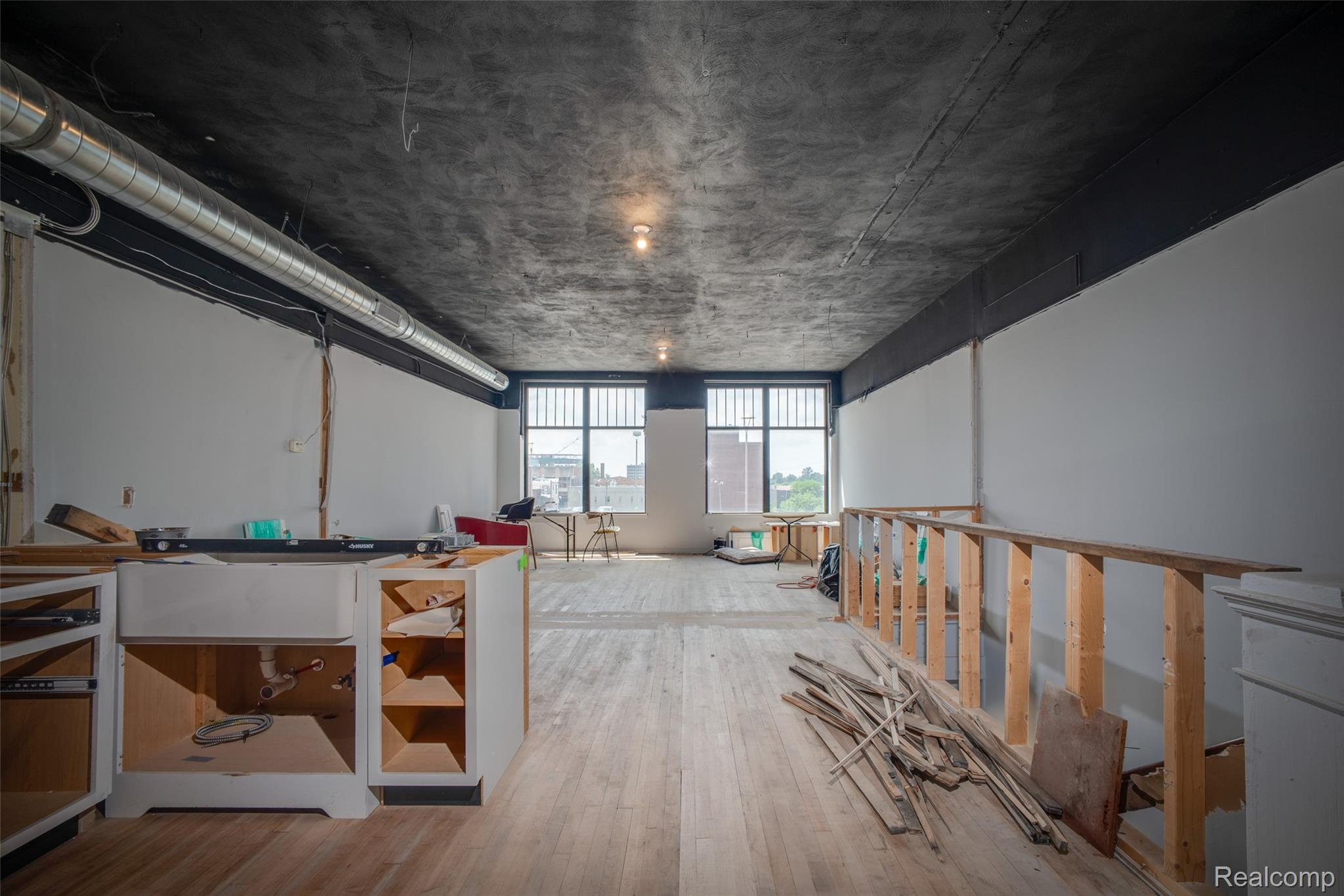 24 W Huron Street