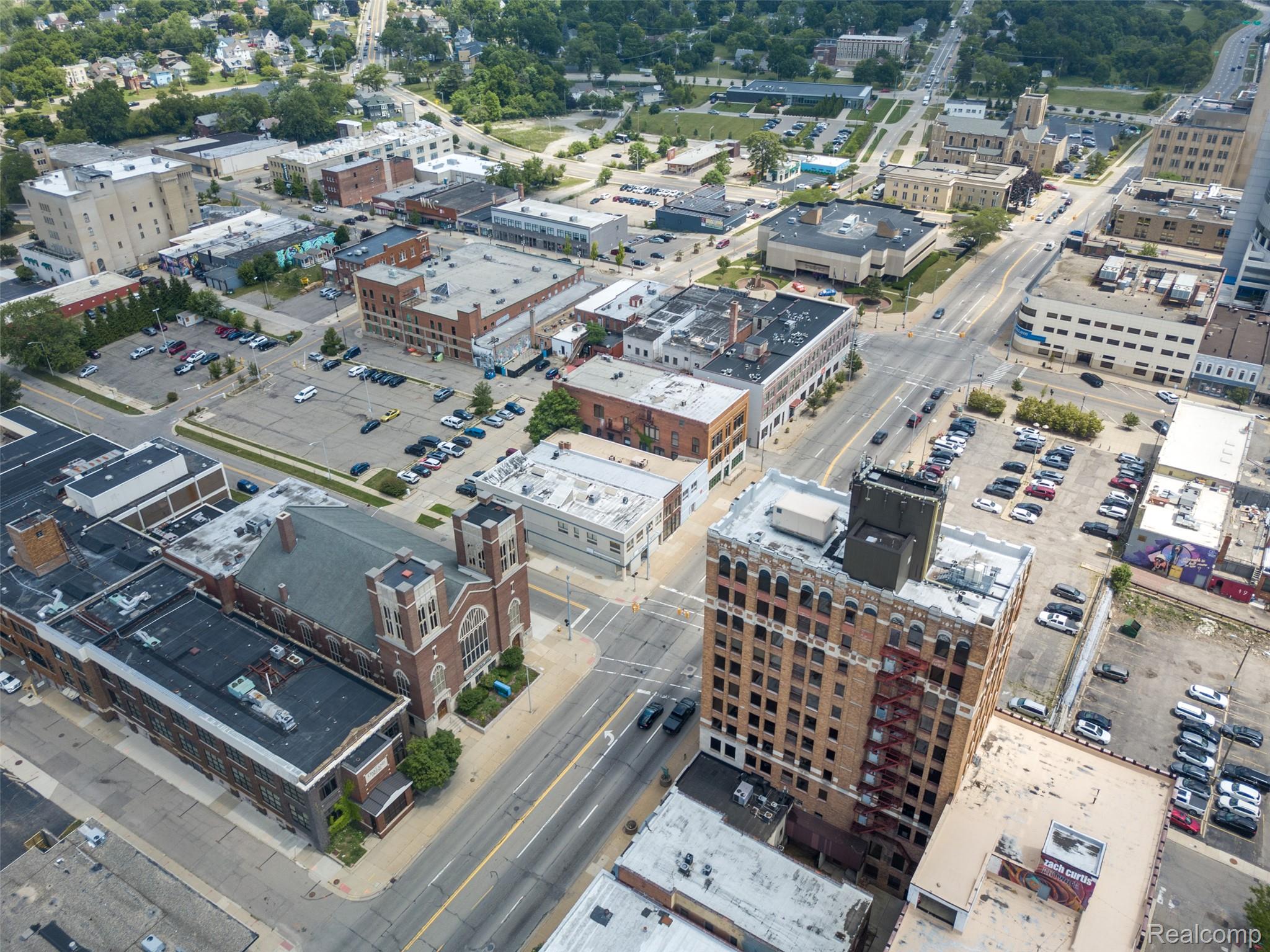 24 W Huron Street