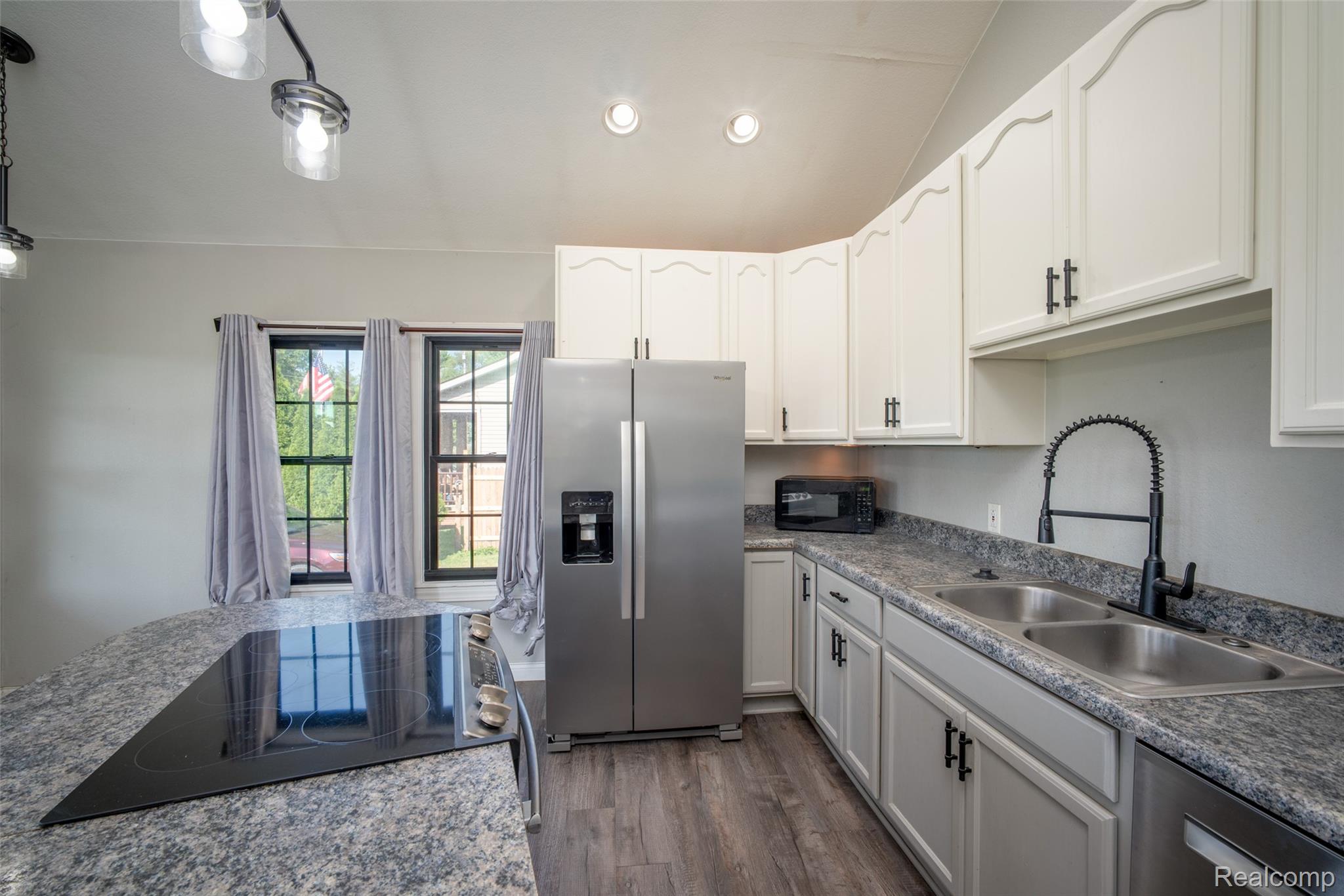 354 W Erie Road
