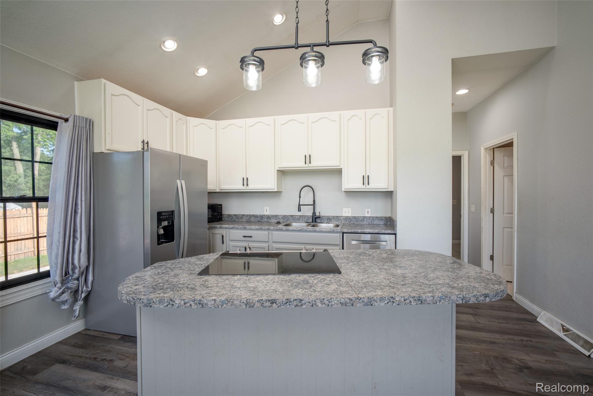 354 W Erie Road