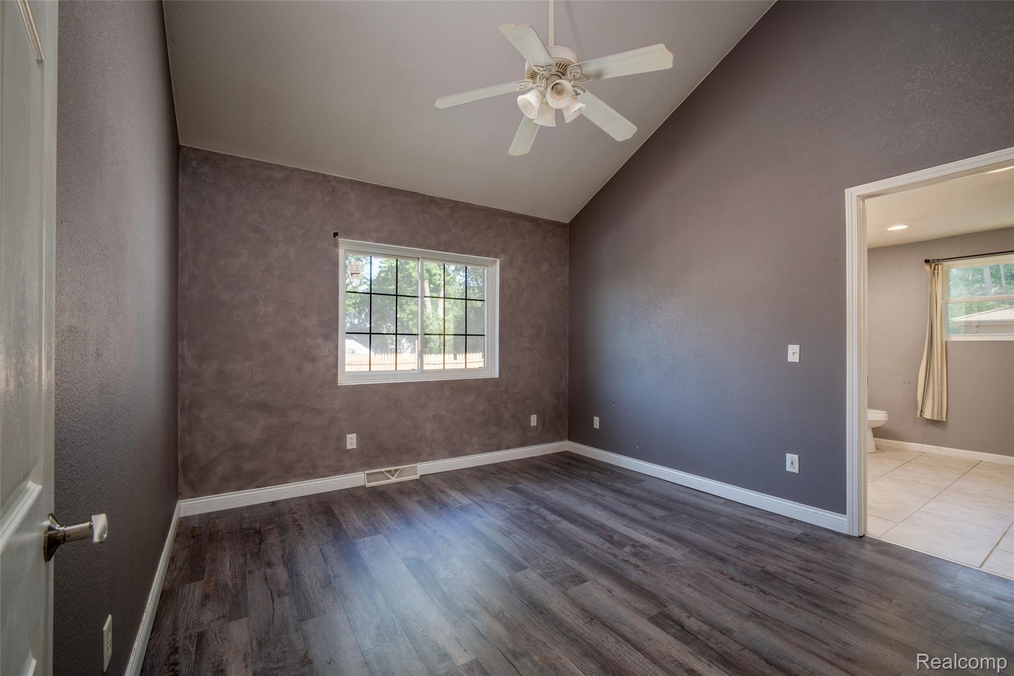 354 W Erie Road