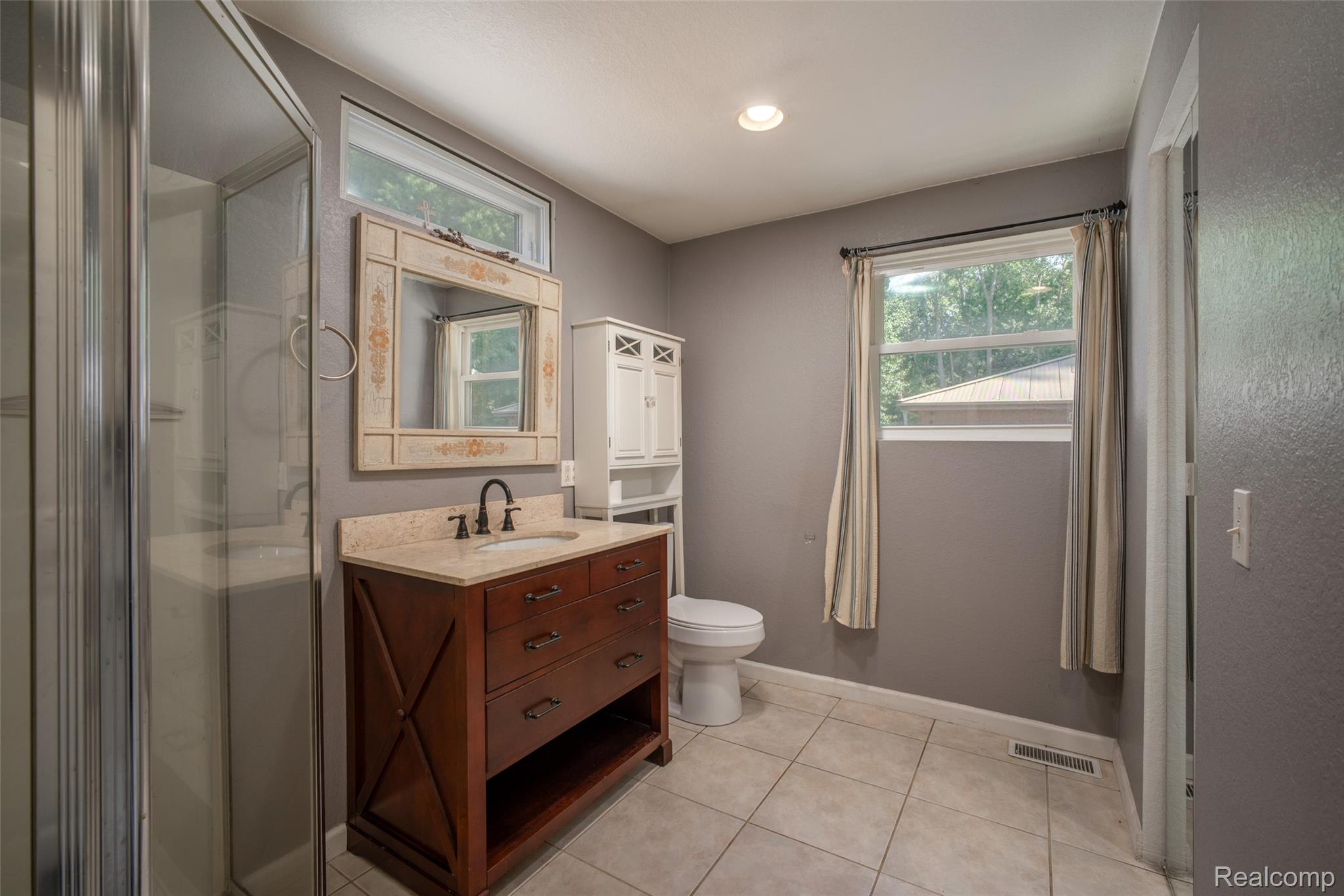 354 W Erie Road