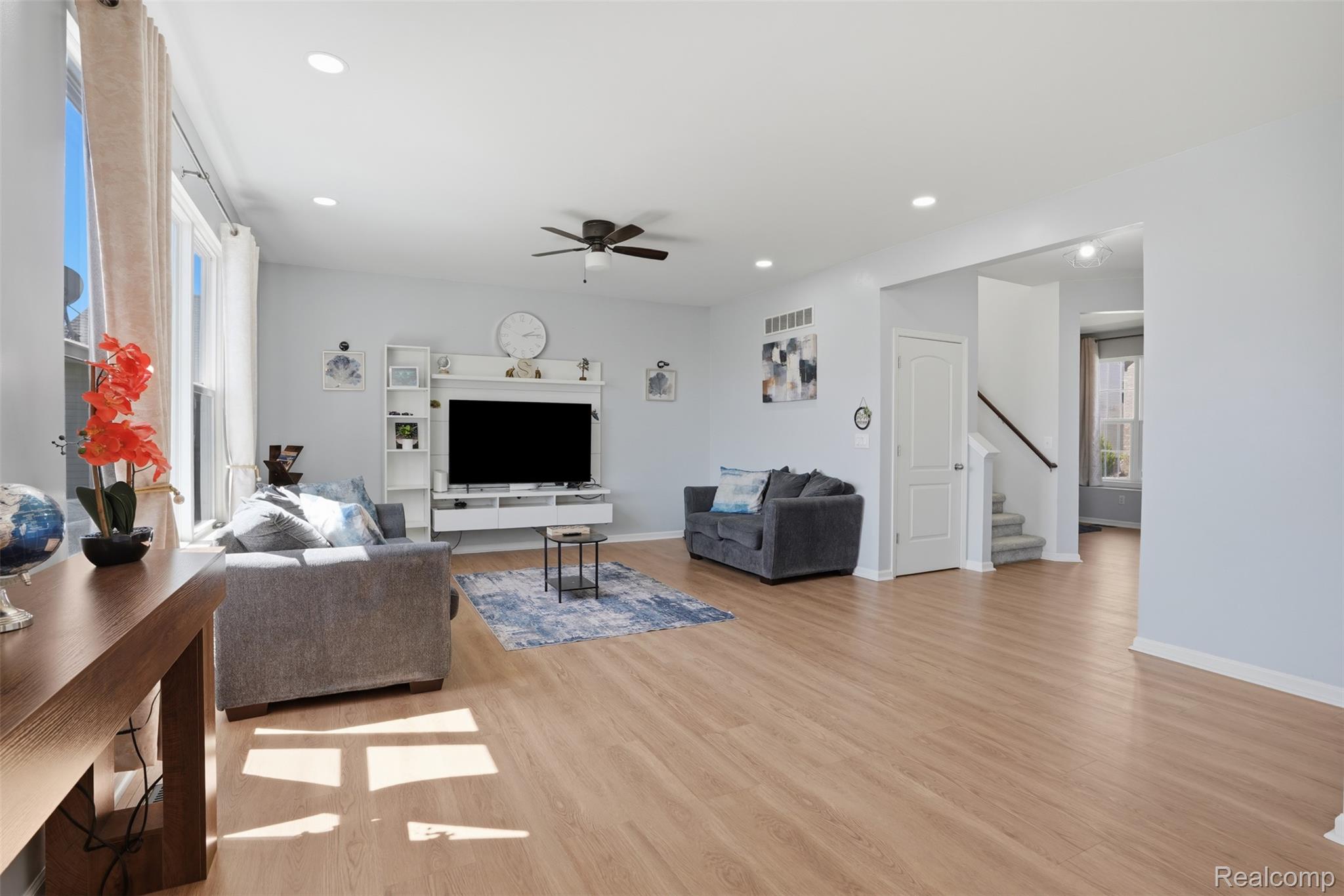 59625 Twin Pines Drive