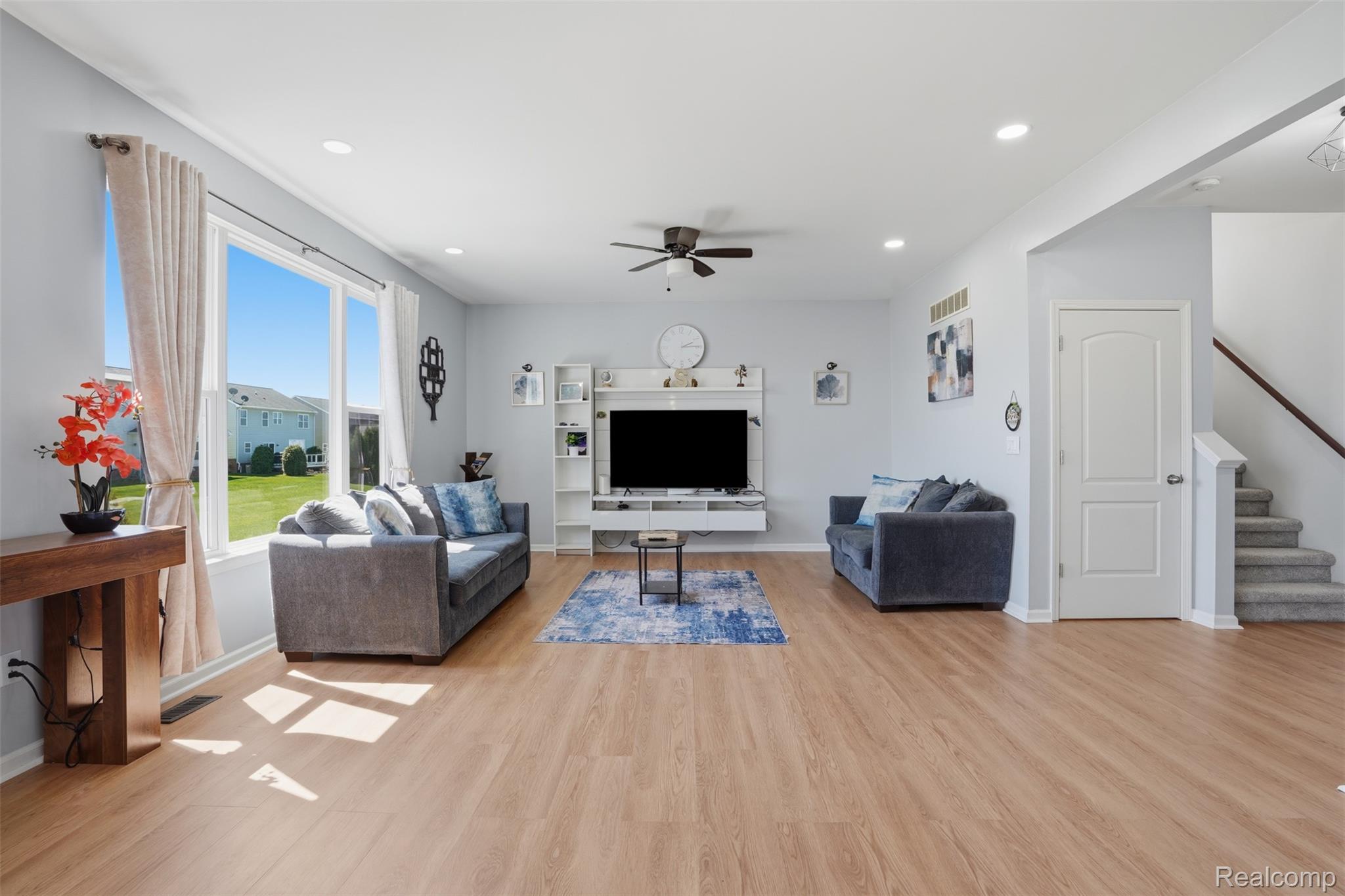 59625 Twin Pines Drive