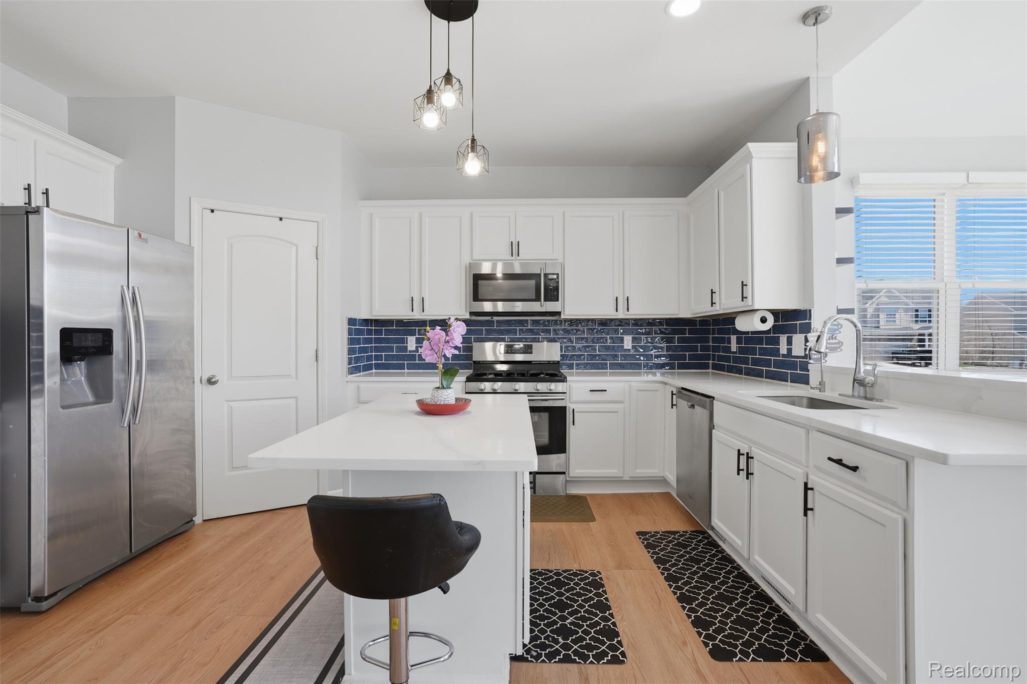 59625 Twin Pines Drive