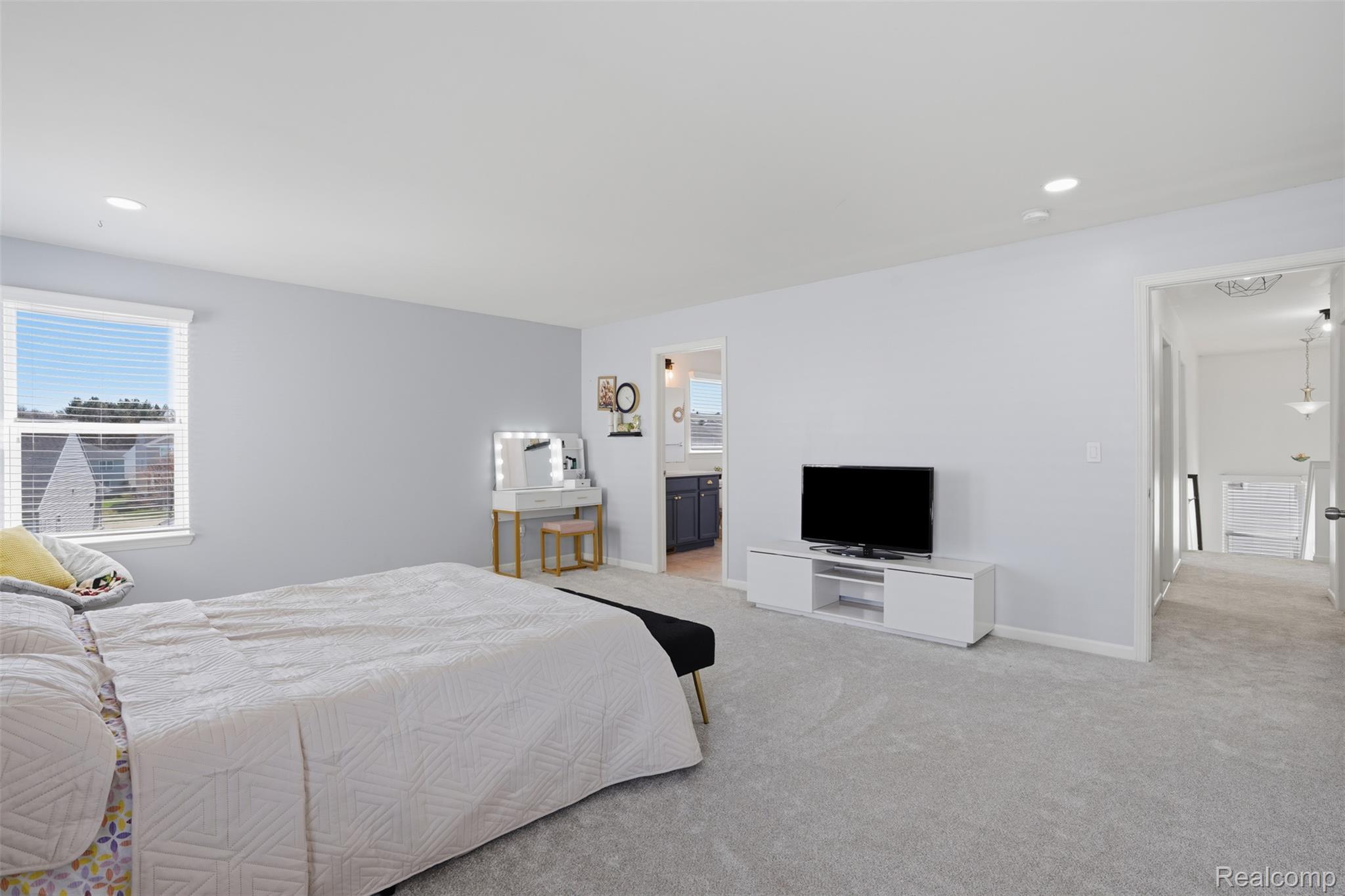 59625 Twin Pines Drive