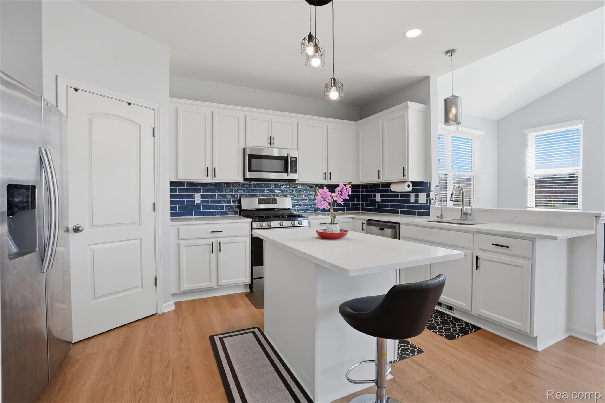 59625 Twin Pines Drive