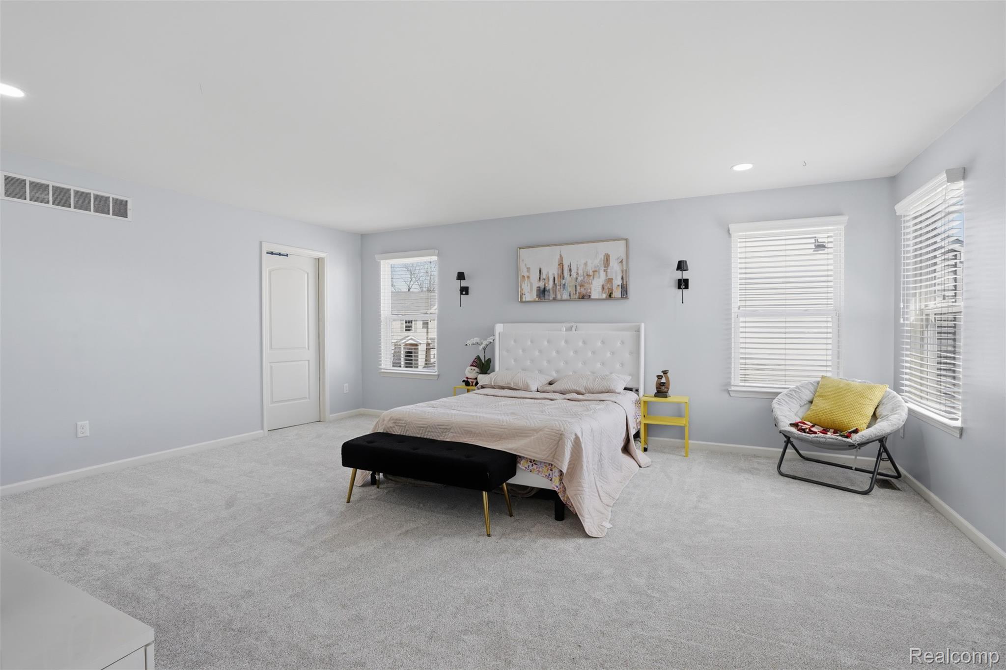 59625 Twin Pines Drive